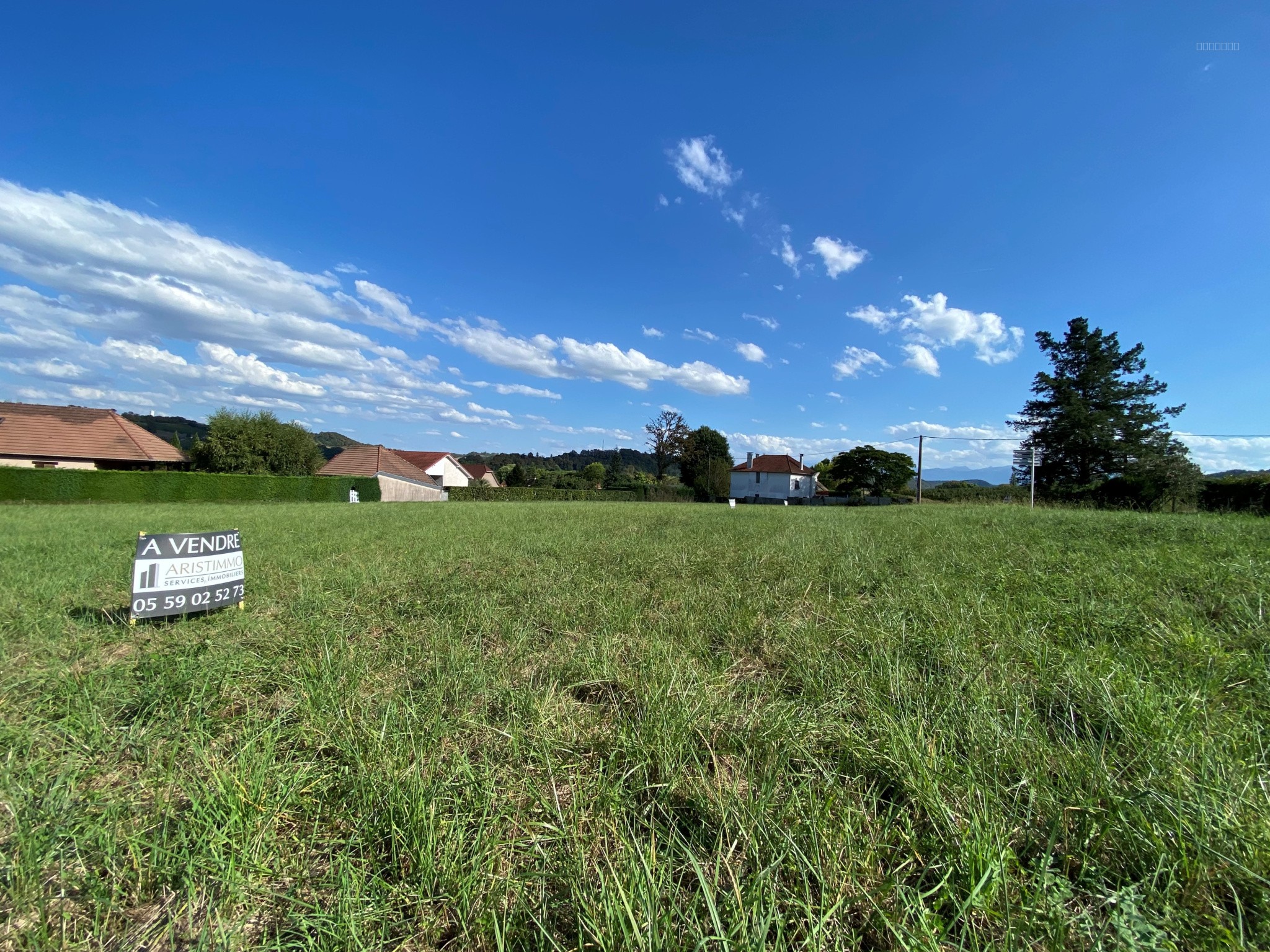 Bien immobilier à vendre à Monein, 1 485 m² – photo 1 sur 5