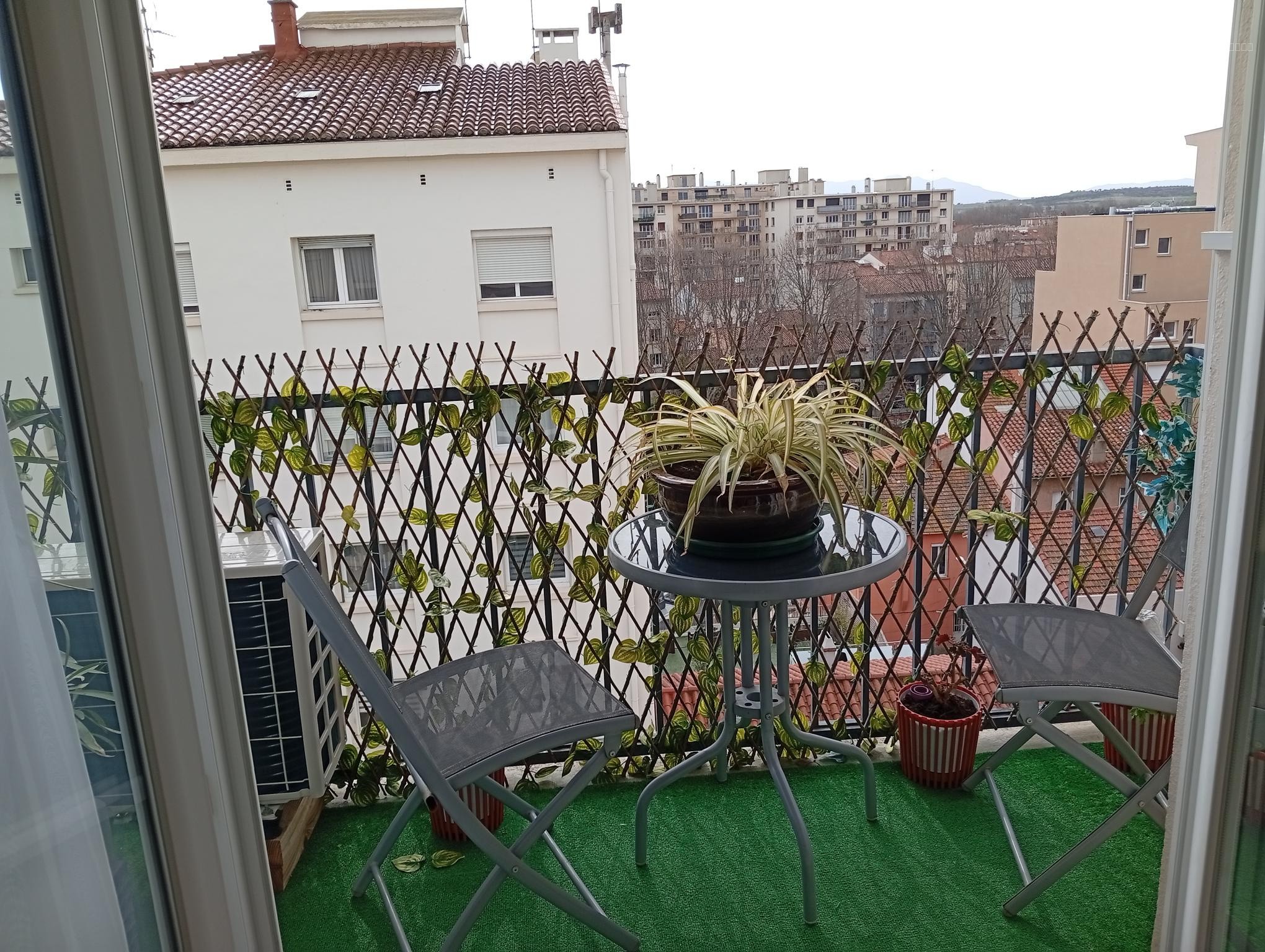 A Perpignan - Appartement T3 Refait à neuf - 56m2 - Avec garage - 130000 € vue sur le Canigou — photo 3