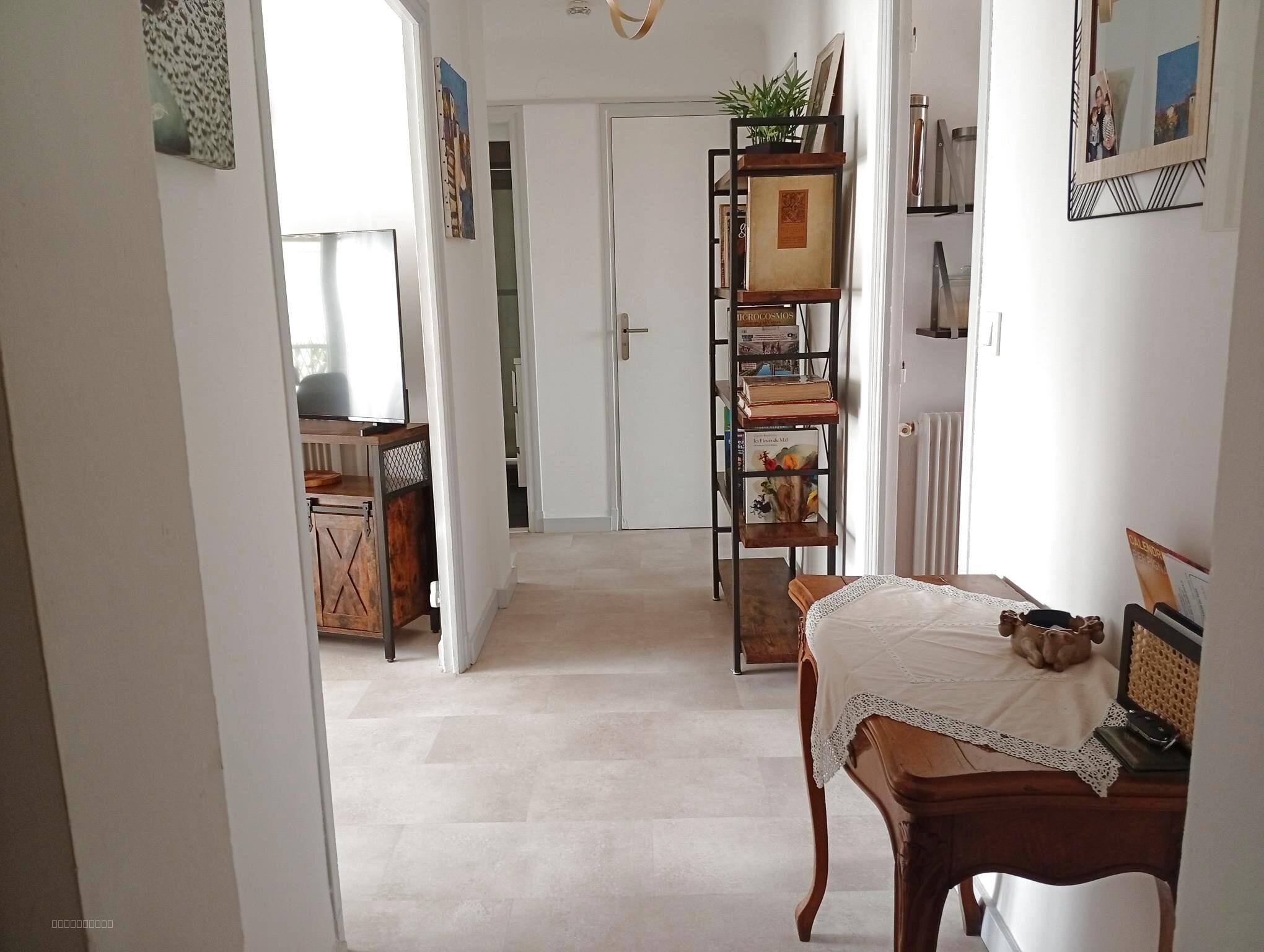 A Perpignan - Appartement T3 Refait à neuf - 56m2 - Avec garage - 130000 € vue sur le Canigou — photo 2