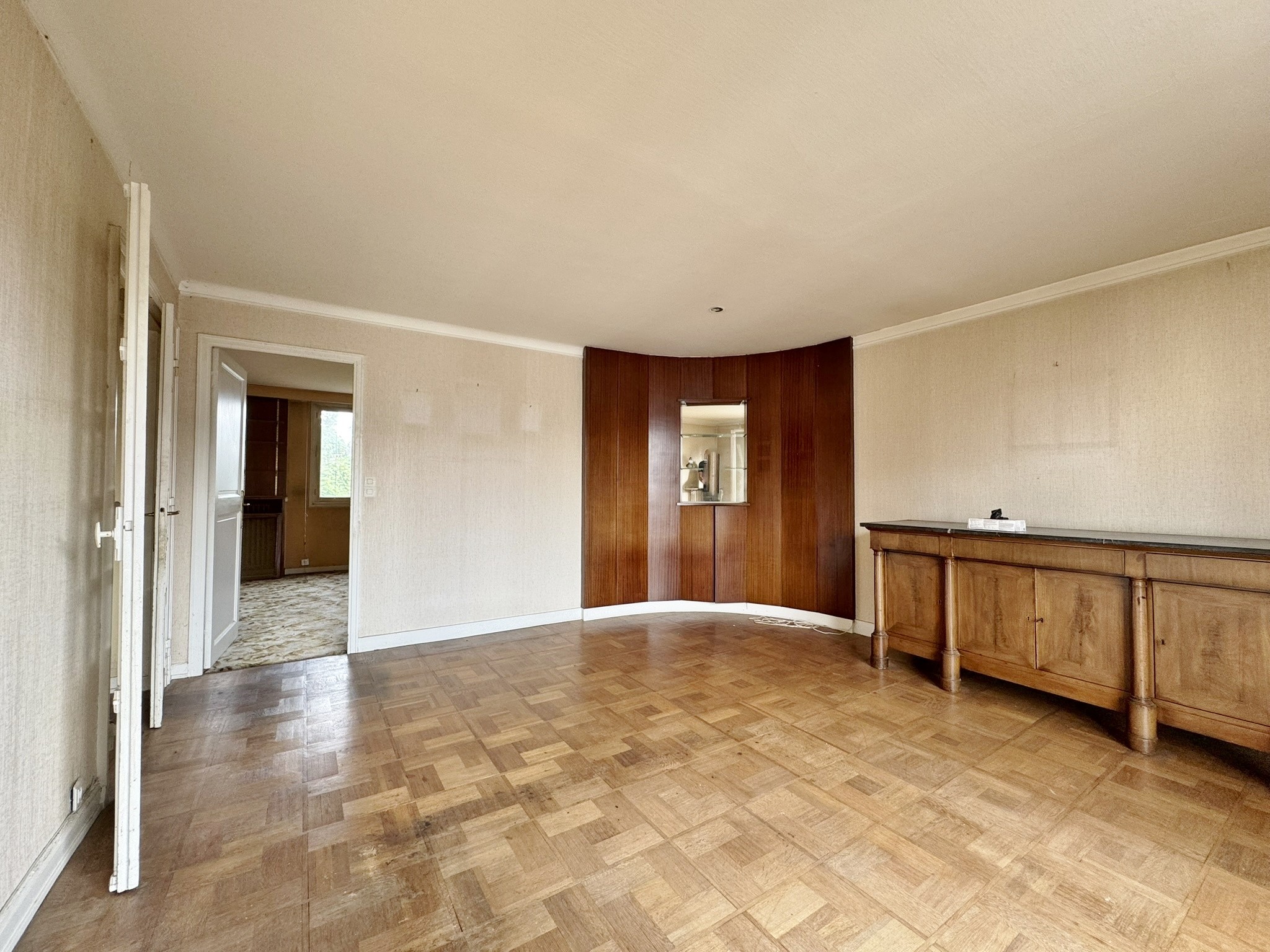 Appartement Etage Elévé avec Travaux. — photo 4