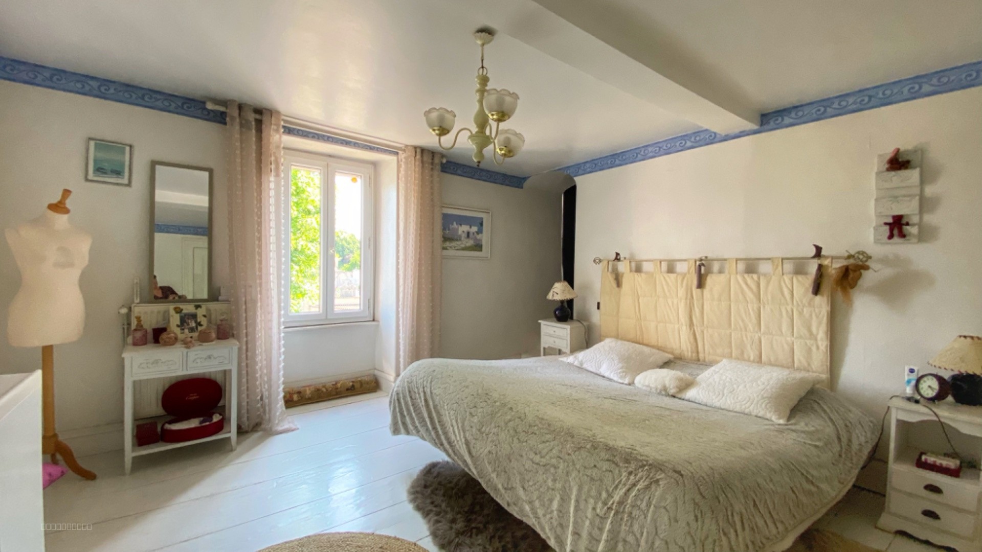 BREZINS, Maison 255 m2 avec piscine et dépendances — photo 8