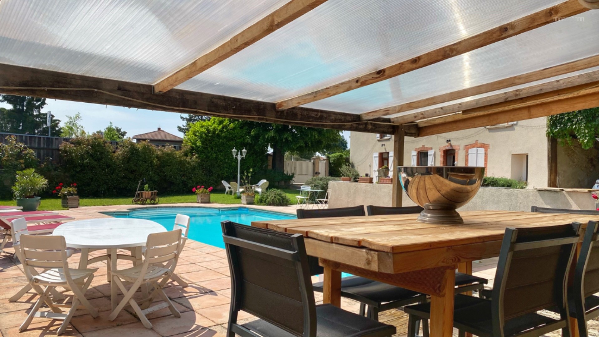 BREZINS, Maison 255 m2 avec piscine et dépendances — photo 13
