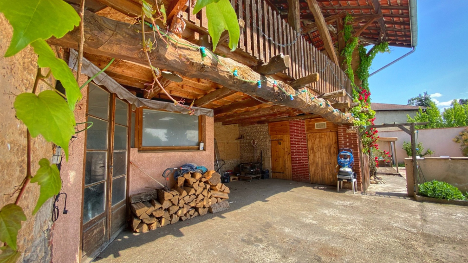 BREZINS, Maison 255 m2 avec piscine et dépendances — photo 12