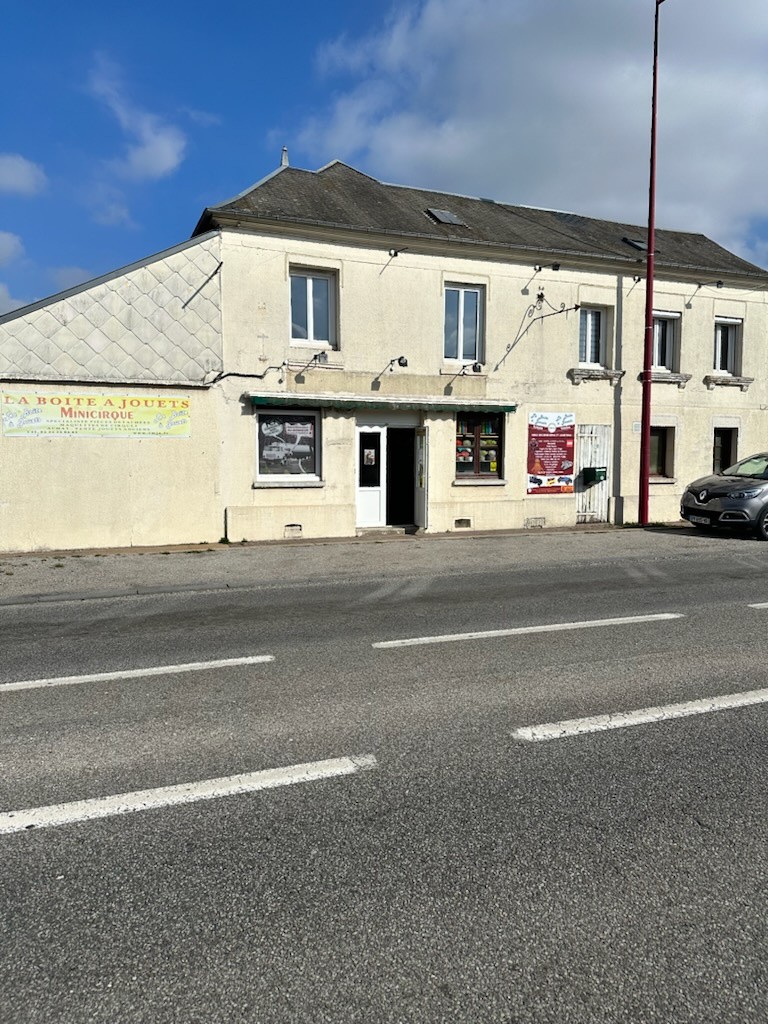 Immeuble à vendre à Le neubourg, 332 m² – photo 2 sur 15
