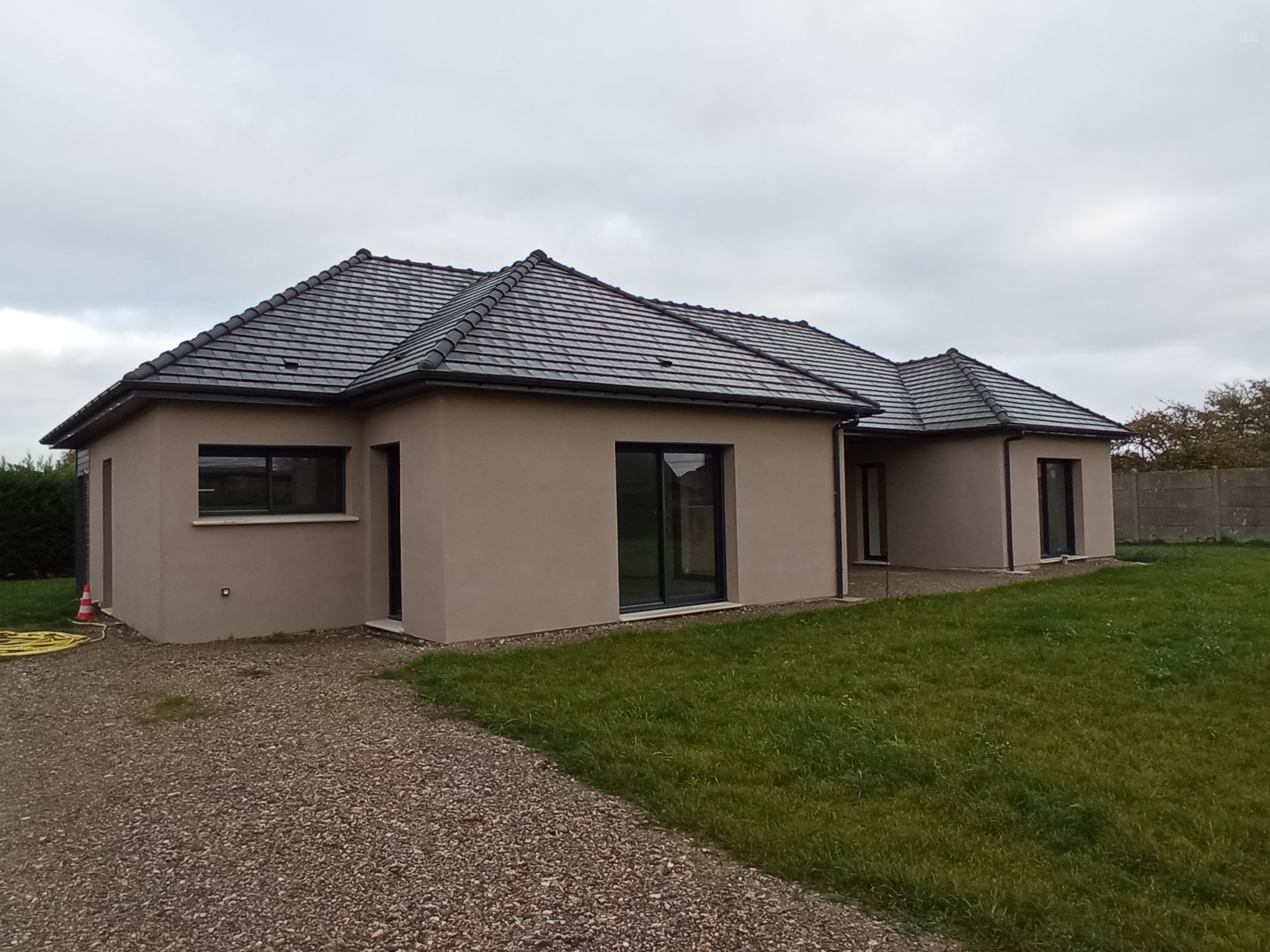 Immeuble à vendre à Le neubourg, 332 m² – photo 1 sur 16
