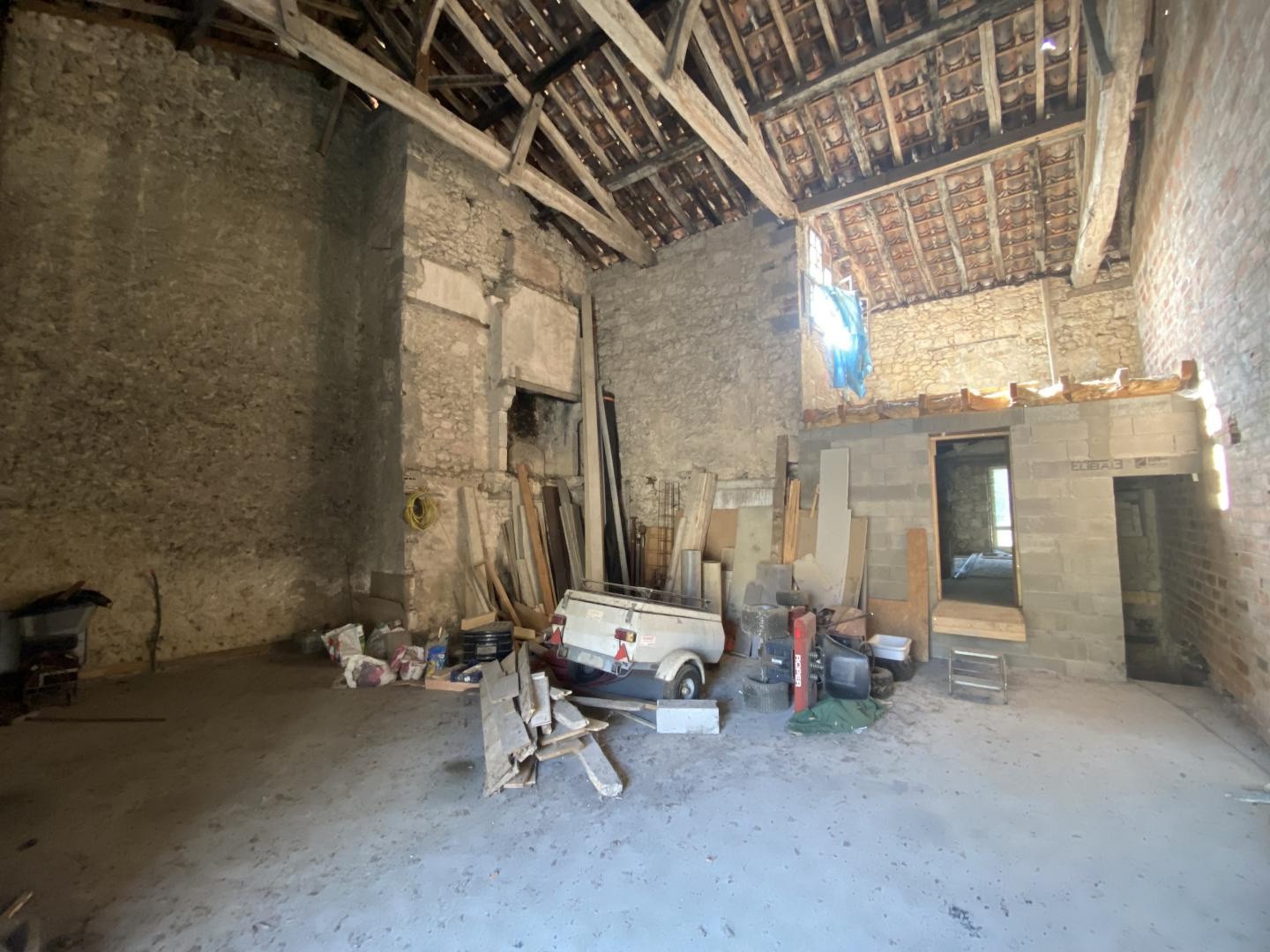 Garage à vendre à Montreal, 180 m² – photo 2 sur 5