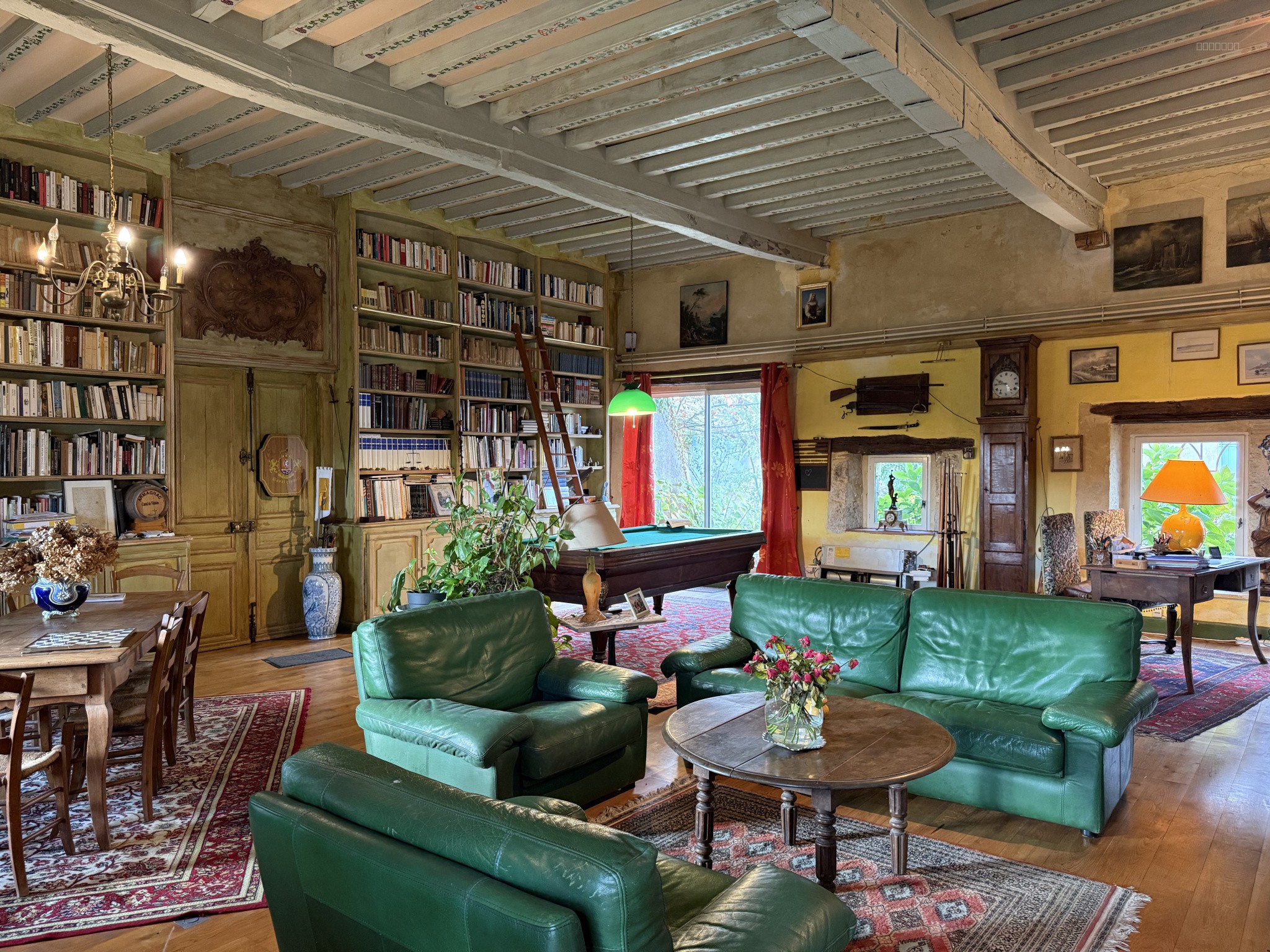 Bien immobilier à vendre à Gondrin, 230 m², 8 pièces – photo 3 sur 20