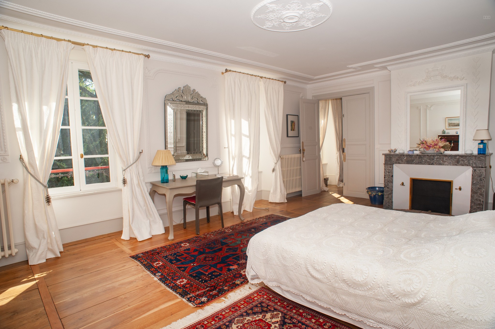 Élégante maison de maître du XIV? siècle   rénovée avec raffinement — photo 9