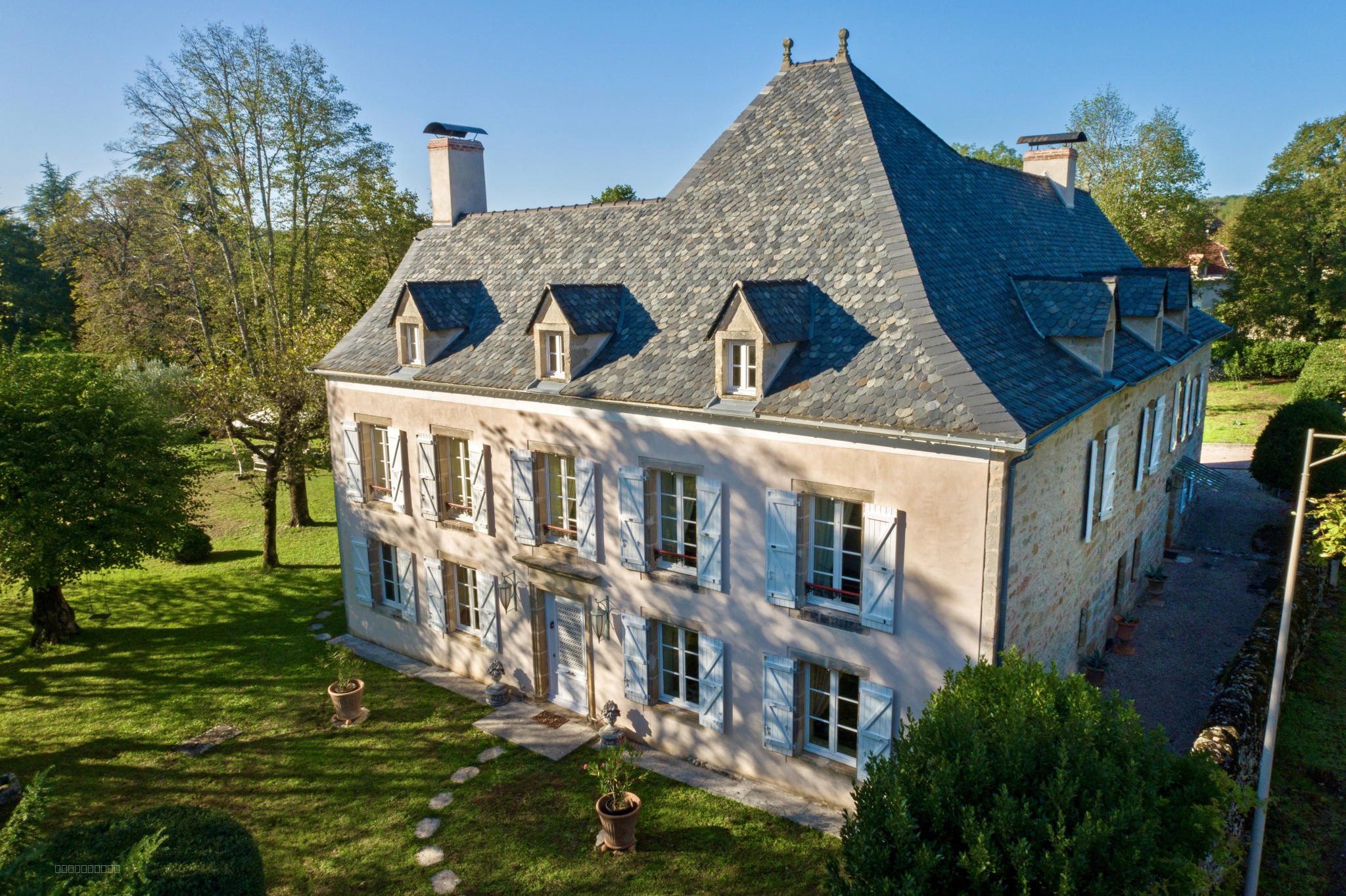 Élégante maison de maître du XIV? siècle   rénovée avec raffinement — photo 12