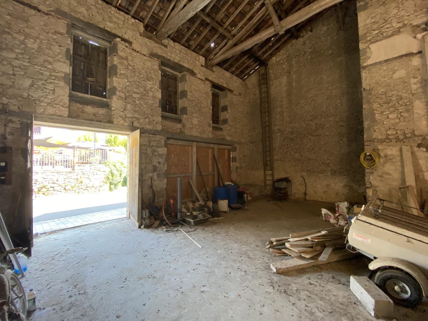 Garage à vendre à Montreal, 180 m² – photo 1 sur 5