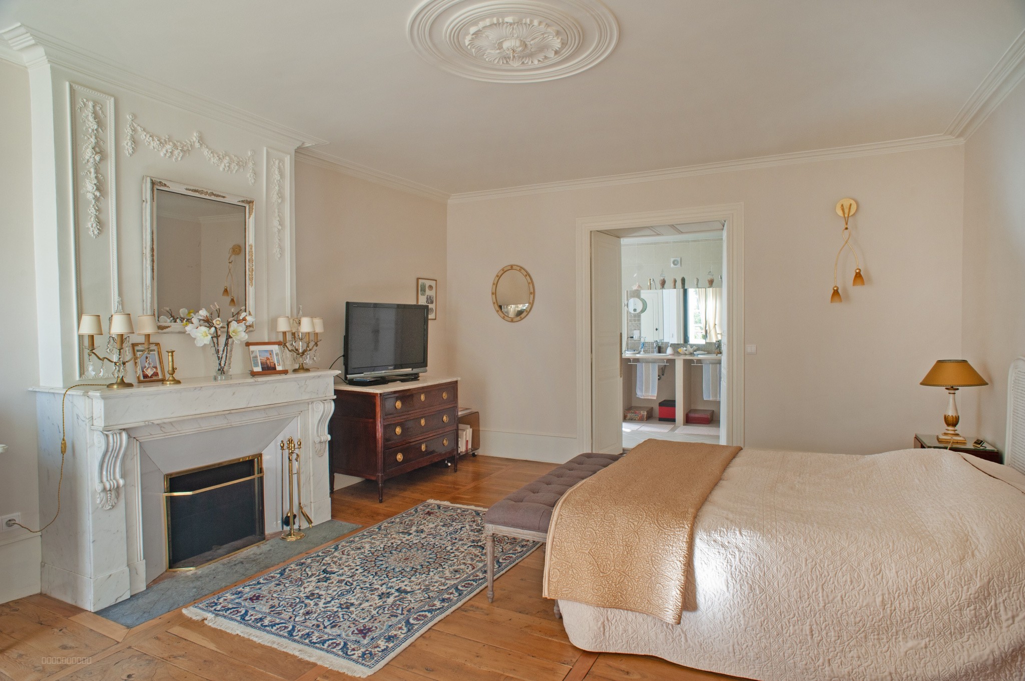 Élégante maison de maître du XIV? siècle   rénovée avec raffinement — photo 10