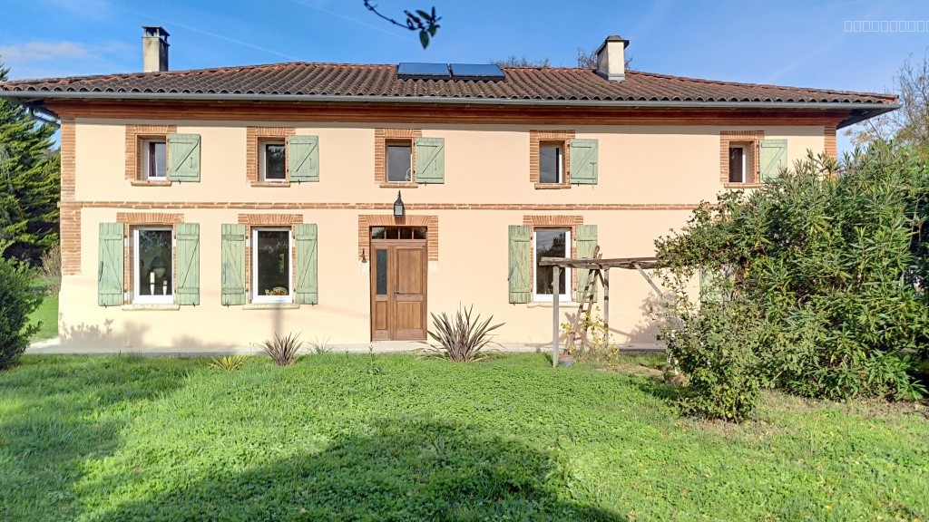 Maison à vendre à Berat, 210 m², 5 pièces – photo 1 sur 20
