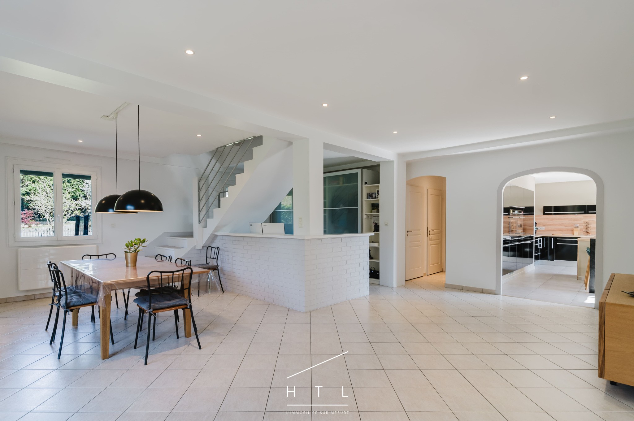 225 m2 maison individuelle avec dépendance piscine terrain 2 475 m2 Frans — photo 8