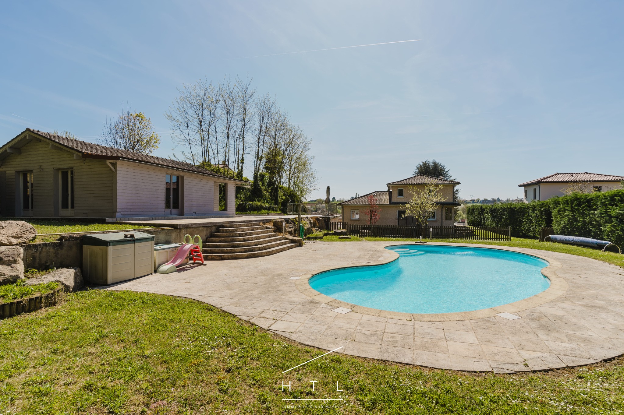 225 m2 maison individuelle avec dépendance piscine terrain 2 475 m2 Frans — photo 3