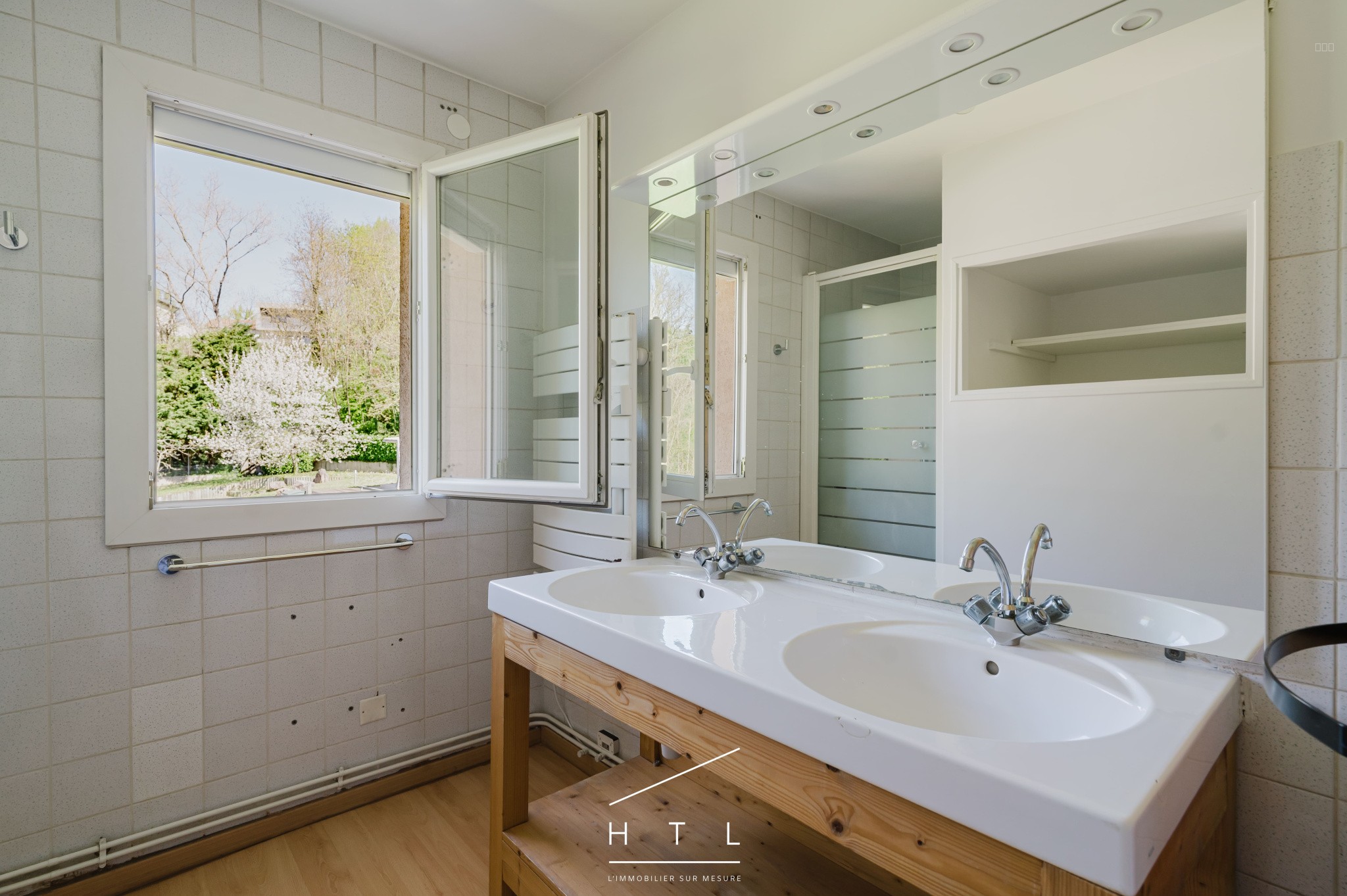 225 m2 maison individuelle avec dépendance piscine terrain 2 475 m2 Frans — photo 13