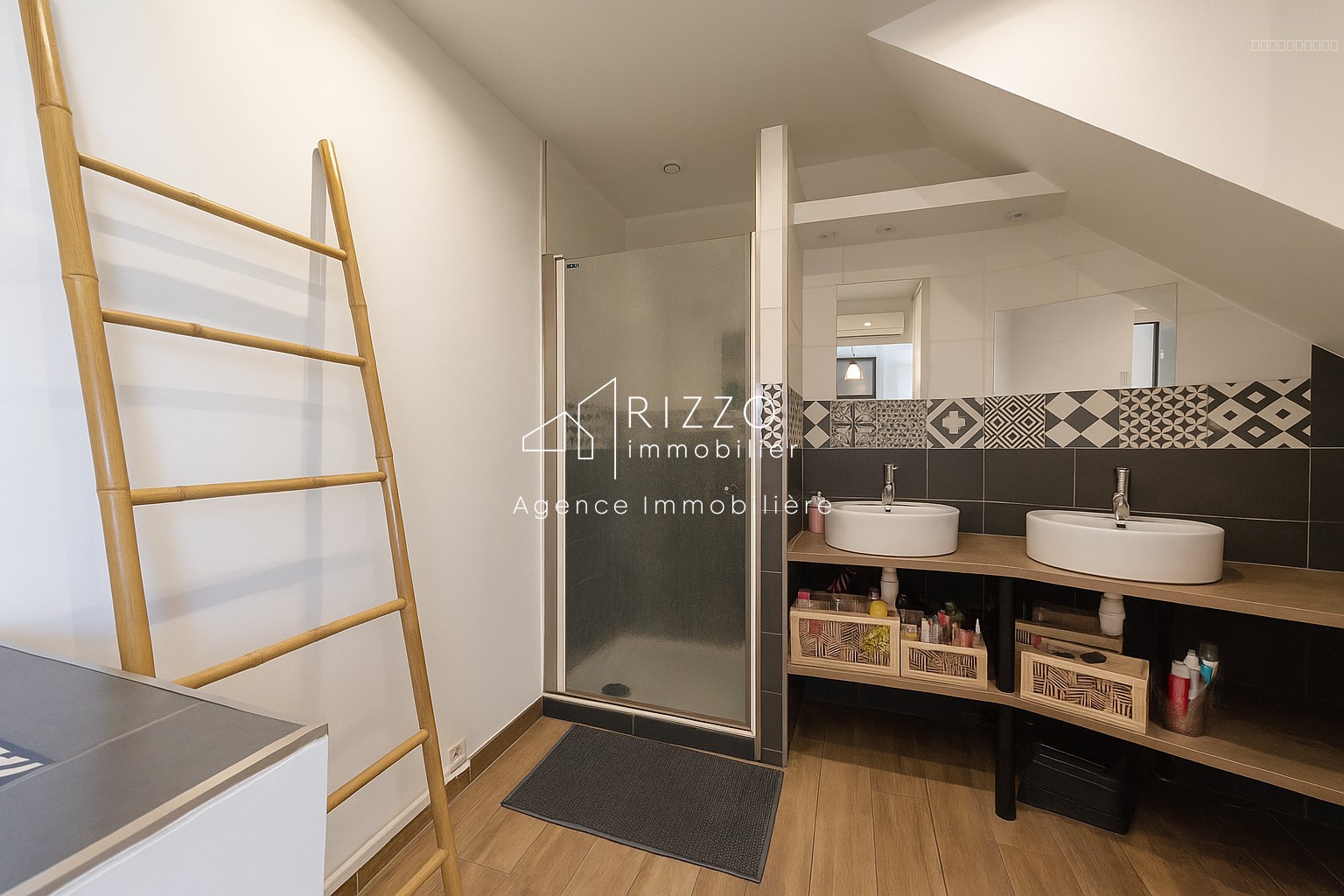 En Exclusivité   Appartement avec cachet au centre-ville de Gex — photo 11
