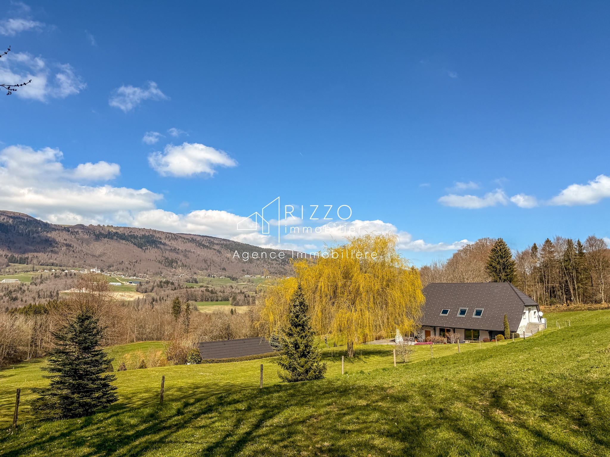 Maison à vendre à Menthonnex en bornes, 202 m², 8 pièces – photo 1 sur 20