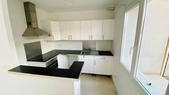 MONTPELLIER SUD - Villa T5 RECENTE et CONTEMPORAINE de 115m2 sur 350m2 de terrain avec TERRASSE et GARAGE et — photo 5