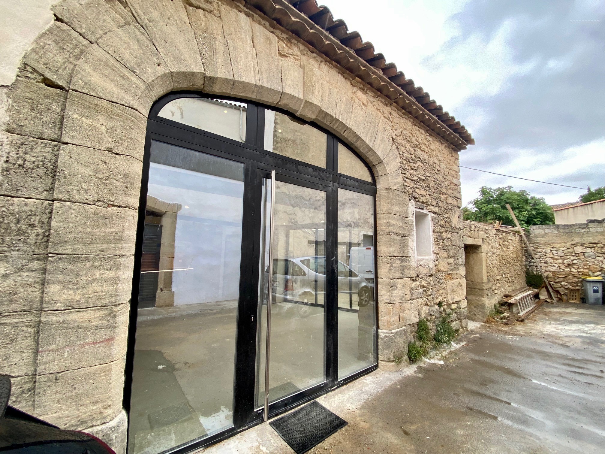 SAINT JEAN DE VEDAS   RARE   LOFT ART DECO NEUF T3/4 de 96m2 avec une COUR de 30m2 intimiste très ENSOLLEILLEE — photo 5