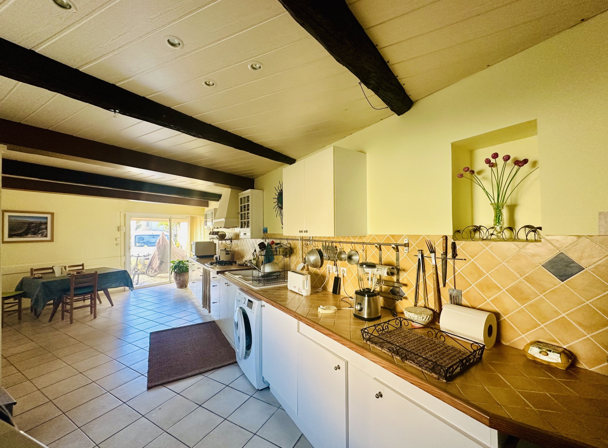 EXCLUSIVITÉ À SAISIR   BELLE MAISON DE VILLAGE T5 120M2 SUR 600M2 DE TERRAIN CALME ET AUTHENTICITE — photo 4