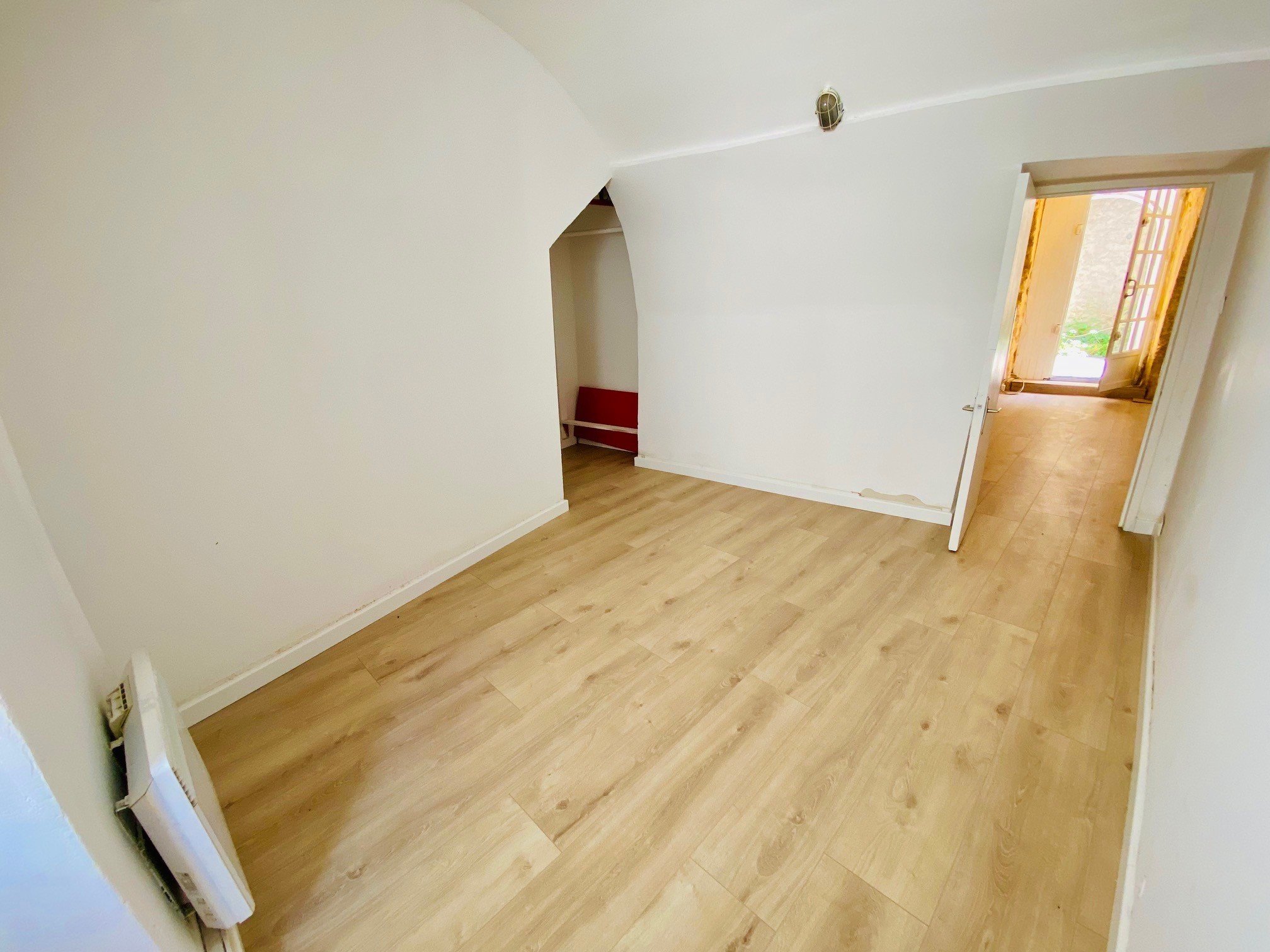 Villeneuve les Maguelone - Maison de village T3 de 65m2 plain-pied avec une cour de 20m2 une dependance, une c — photo 10