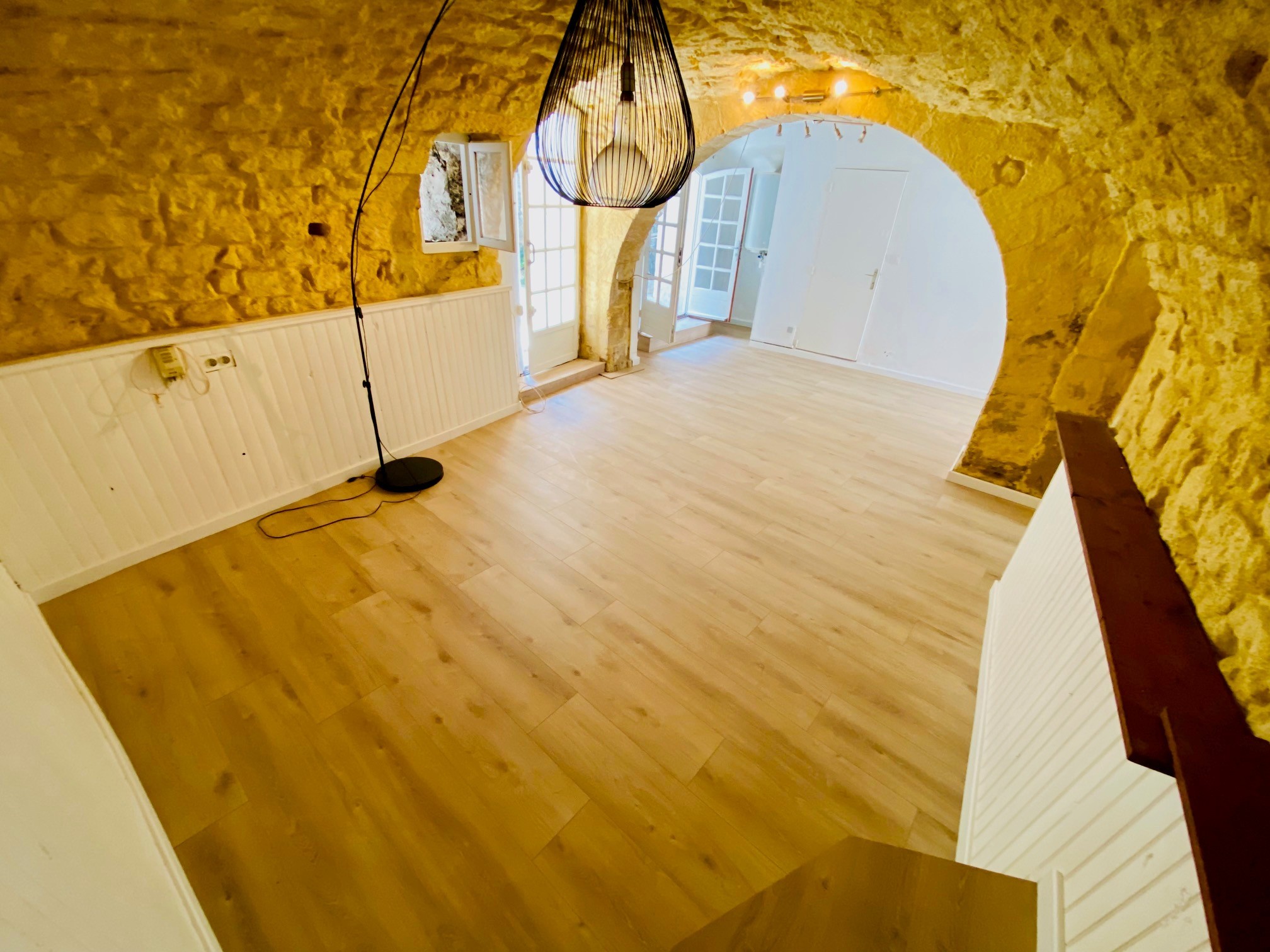 Villeneuve les Maguelone - Maison de village T3 de 65m2 plain-pied avec une cour de 20m2 une dependance, une c — photo 4
