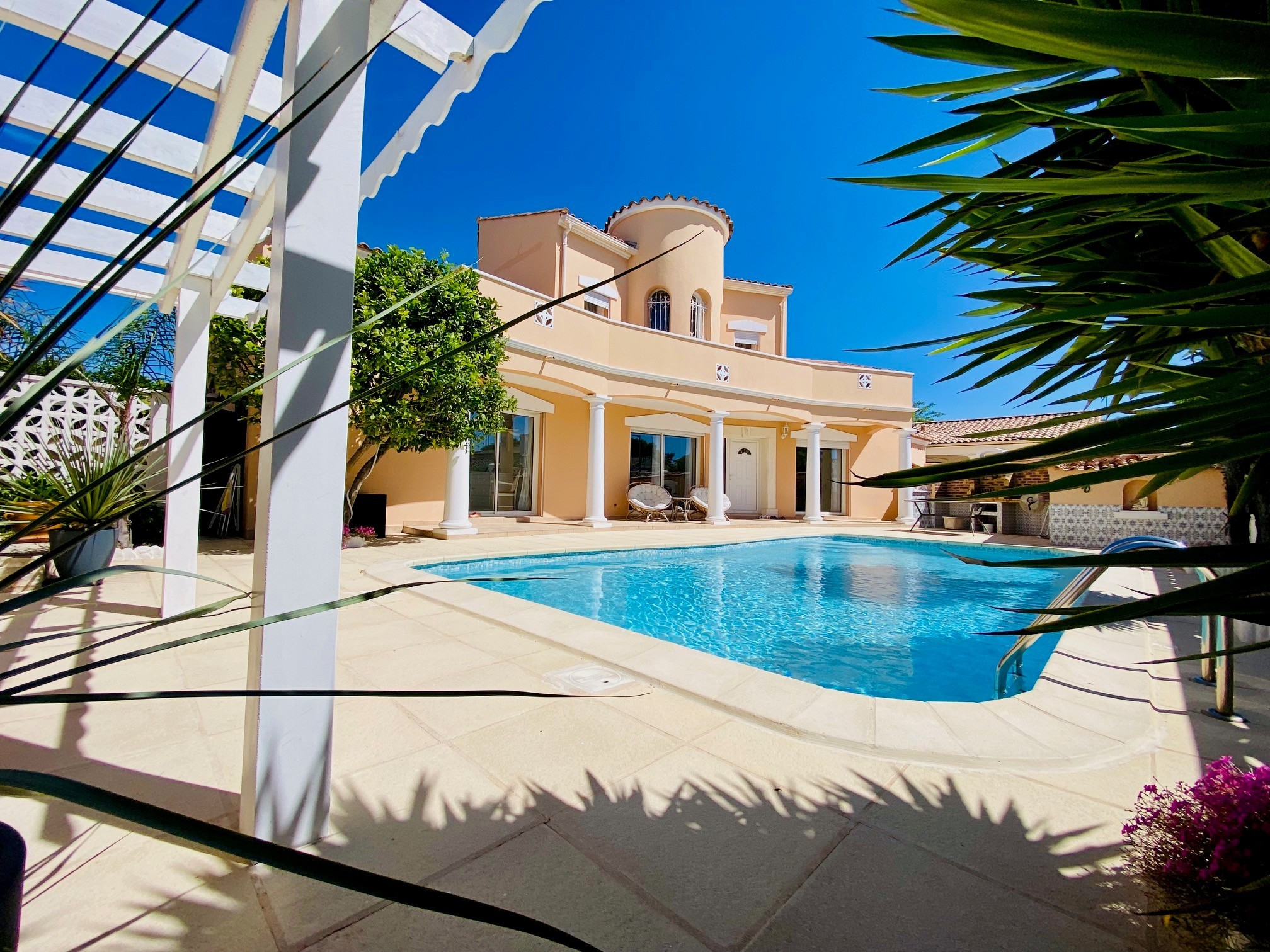 Villa à vendre à Lattes, 170 m², 5 pièces – photo 1 sur 13