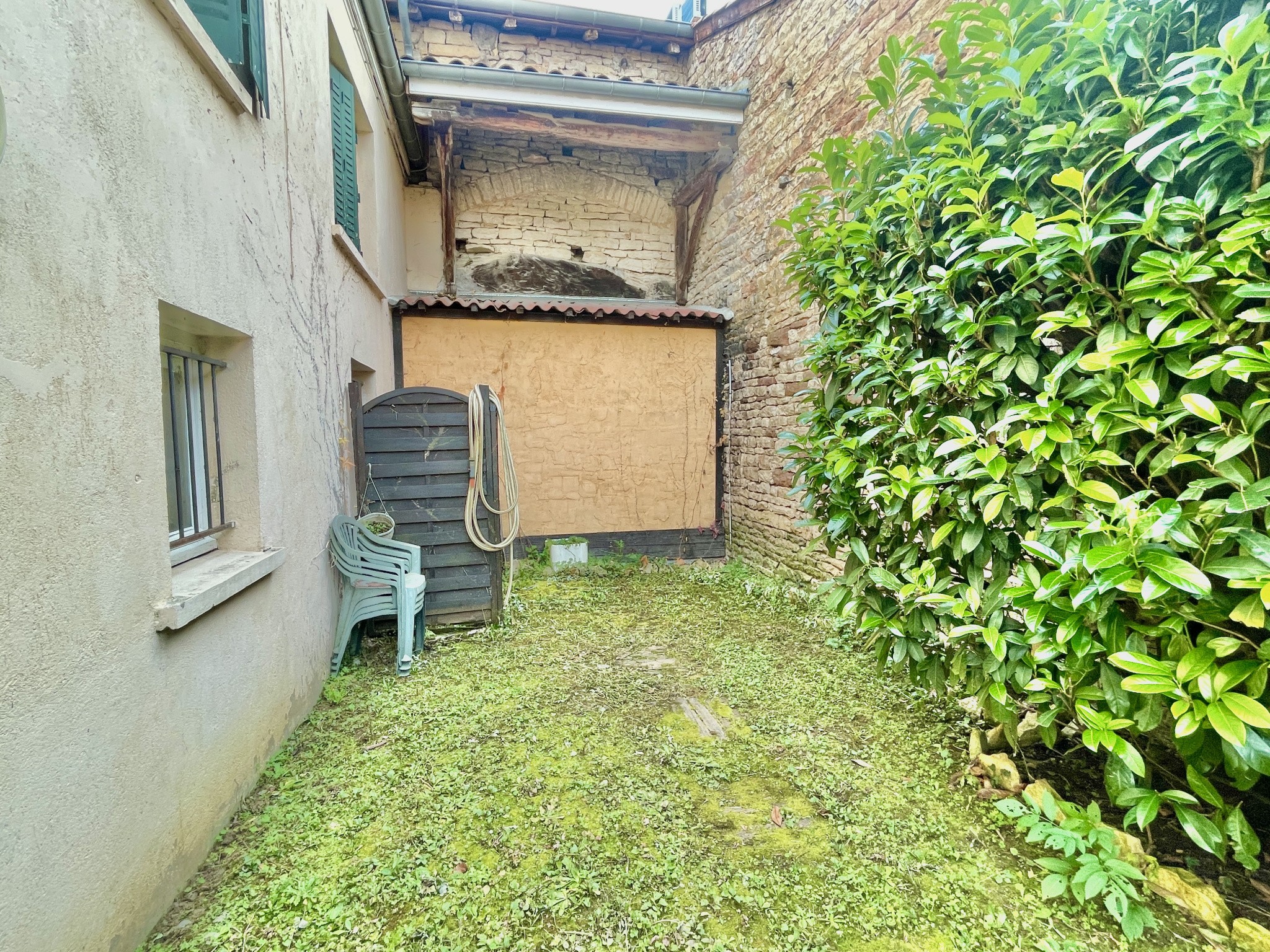 GRAND TERRAIN DE 2447 m2 EN PARTIE CONSTRUCTIBLE — photo 14