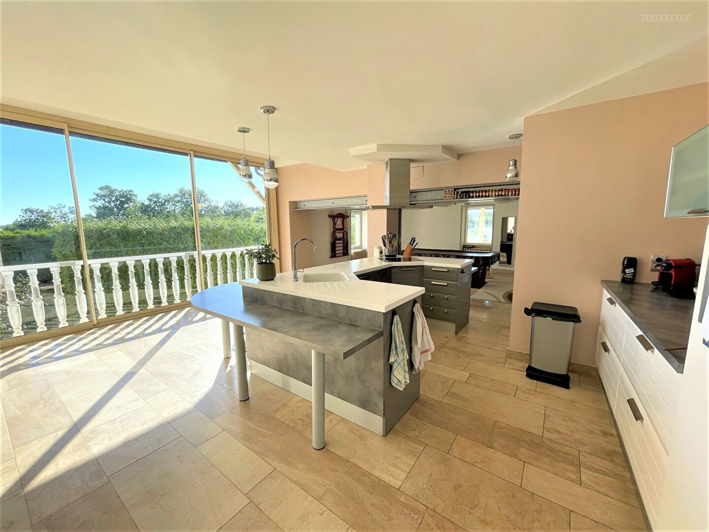Maison à vendre à Hurigny, 292 m², 9 pièces – photo 3 sur 18