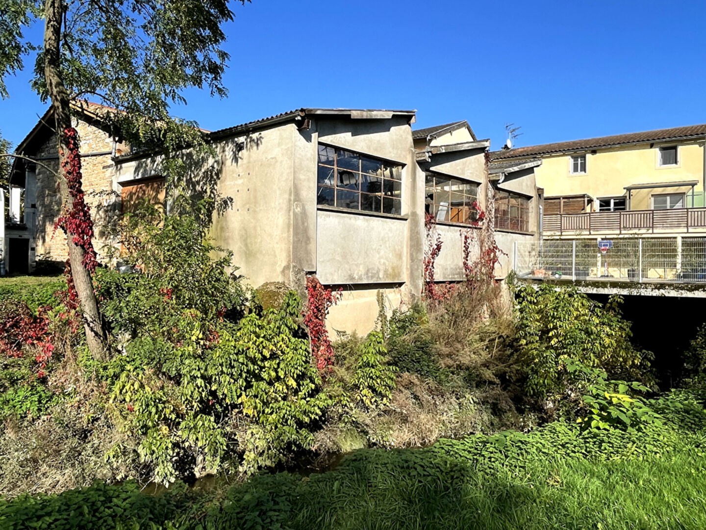 Maison à vendre à Thoissey, 220 m², 2 pièces – photo 2 sur 9