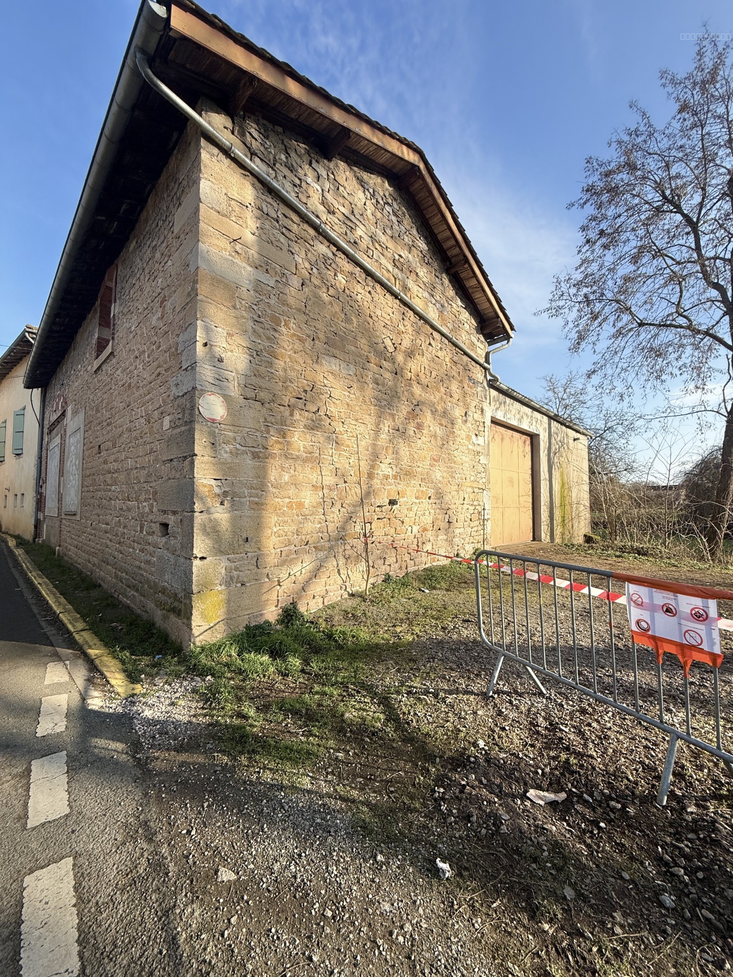Maison à vendre à Thoissey, 220 m², 2 pièces – photo 3 sur 9
