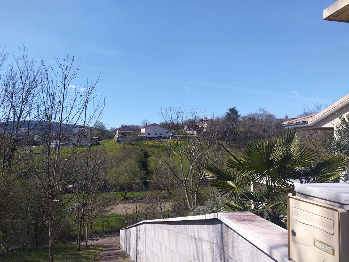 Terrain à vendre à La roche vineuse, 908 m² – photo 2 sur 6