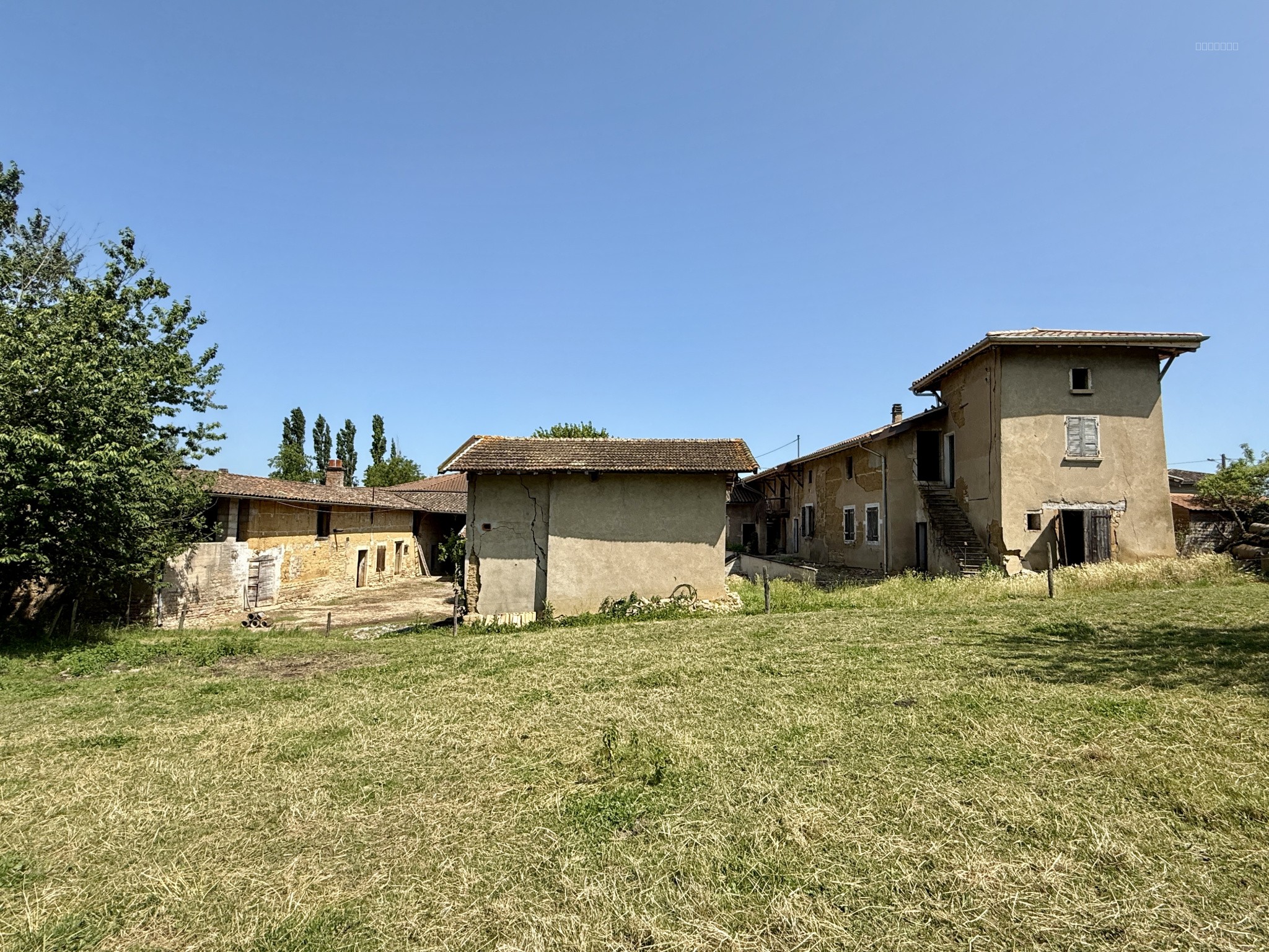 Ferme à vendre à Lurcy, 400 m², 8 pièces – photo 1 sur 20
