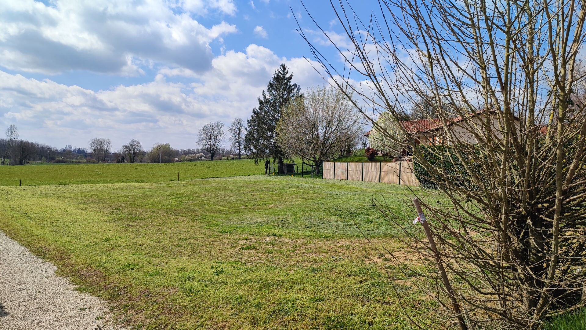 Terrain à vendre à Confrancon, 1 047 m² – photo 2 sur 5