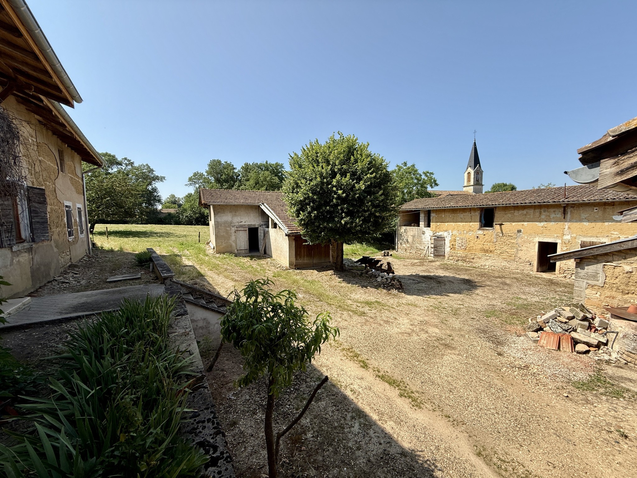 Ferme à vendre à Lurcy, 400 m², 8 pièces – photo 2 sur 20