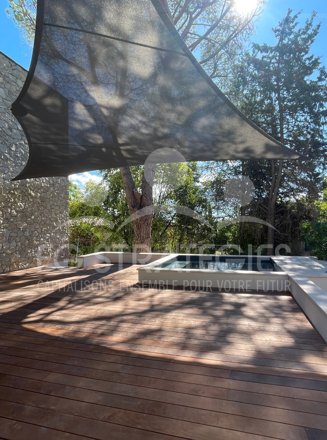 Villa 4 pièces - piscine et jardin- d'exception à Aiguelongue - MONTPELLIER — photo 1