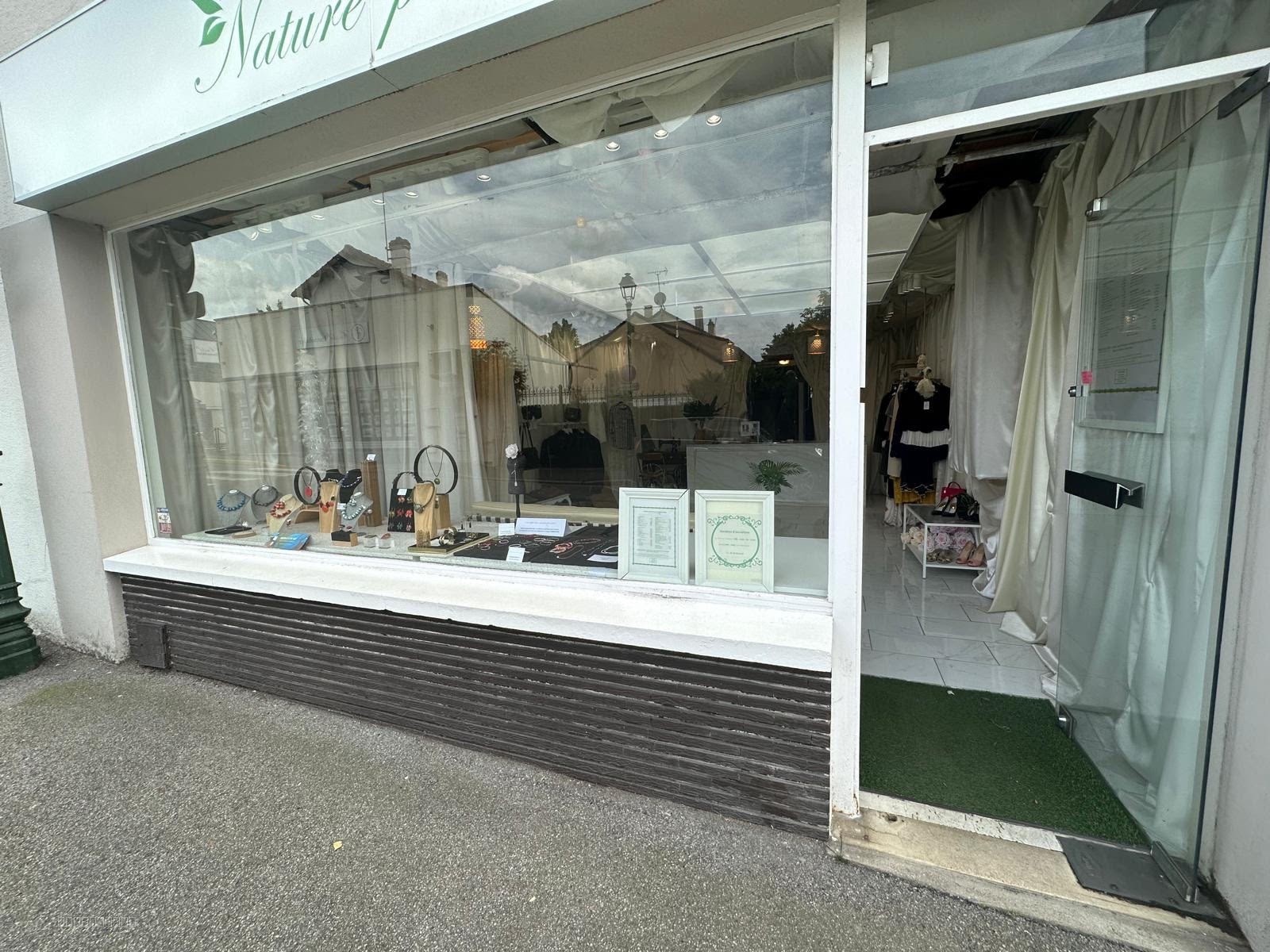 Bien immobilier à vendre à Orgeval, 32 m² – photo 2 sur 6