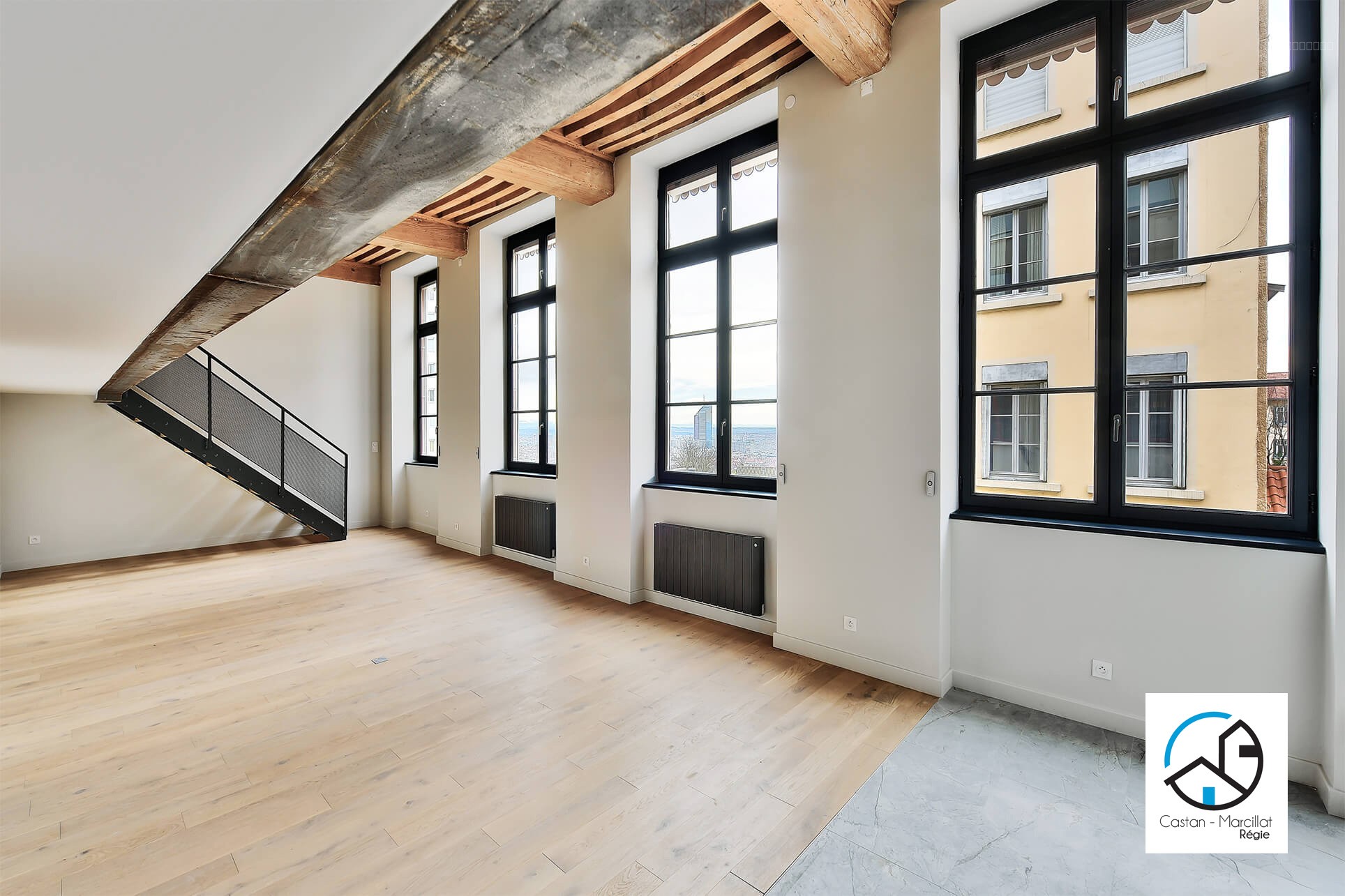 Duplex avec vue dégagée - Croix Rousse — photo 3