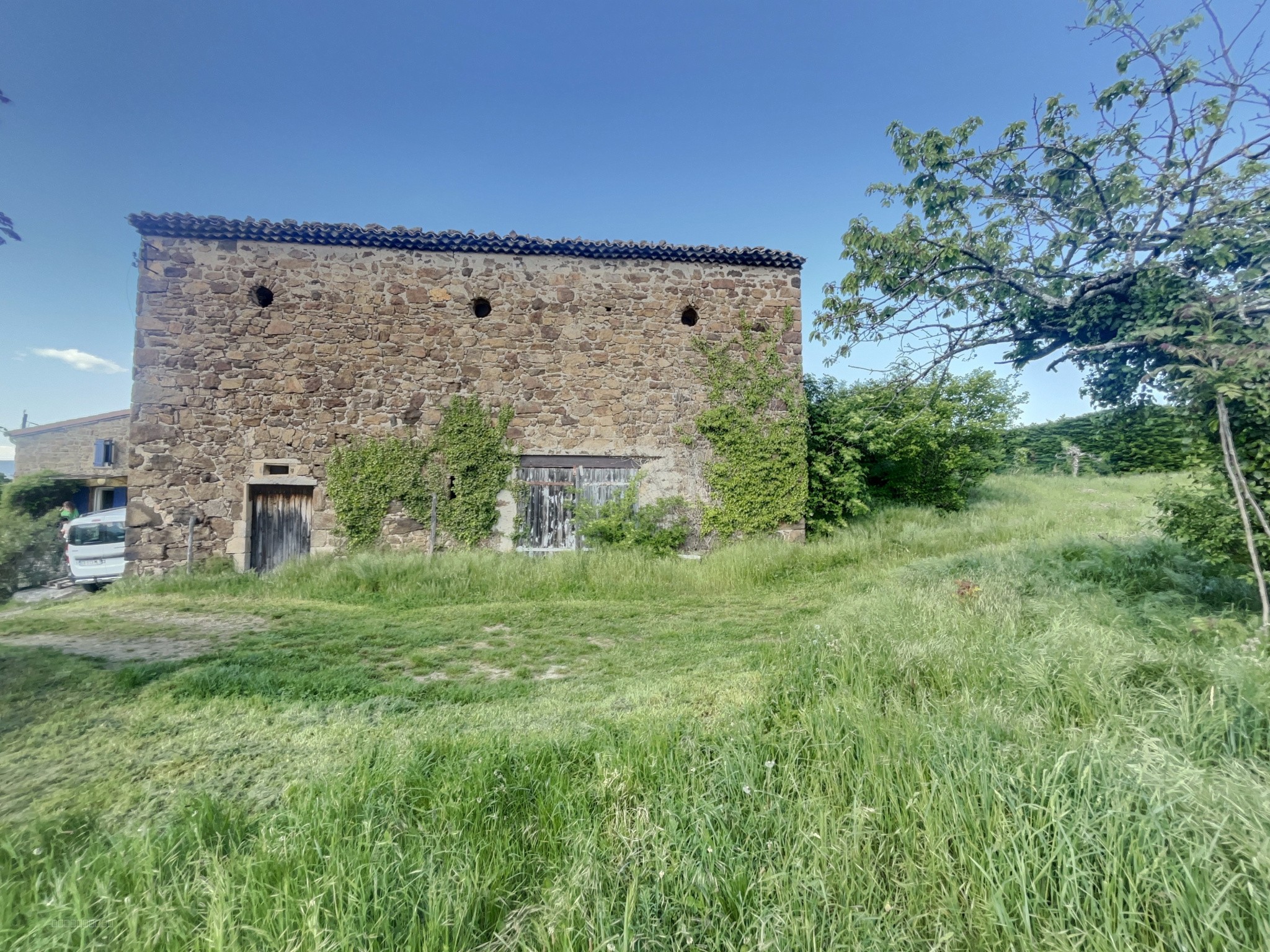 Maison à vendre à Annonay, 160 m², 2 pièces – photo 2 sur 8
