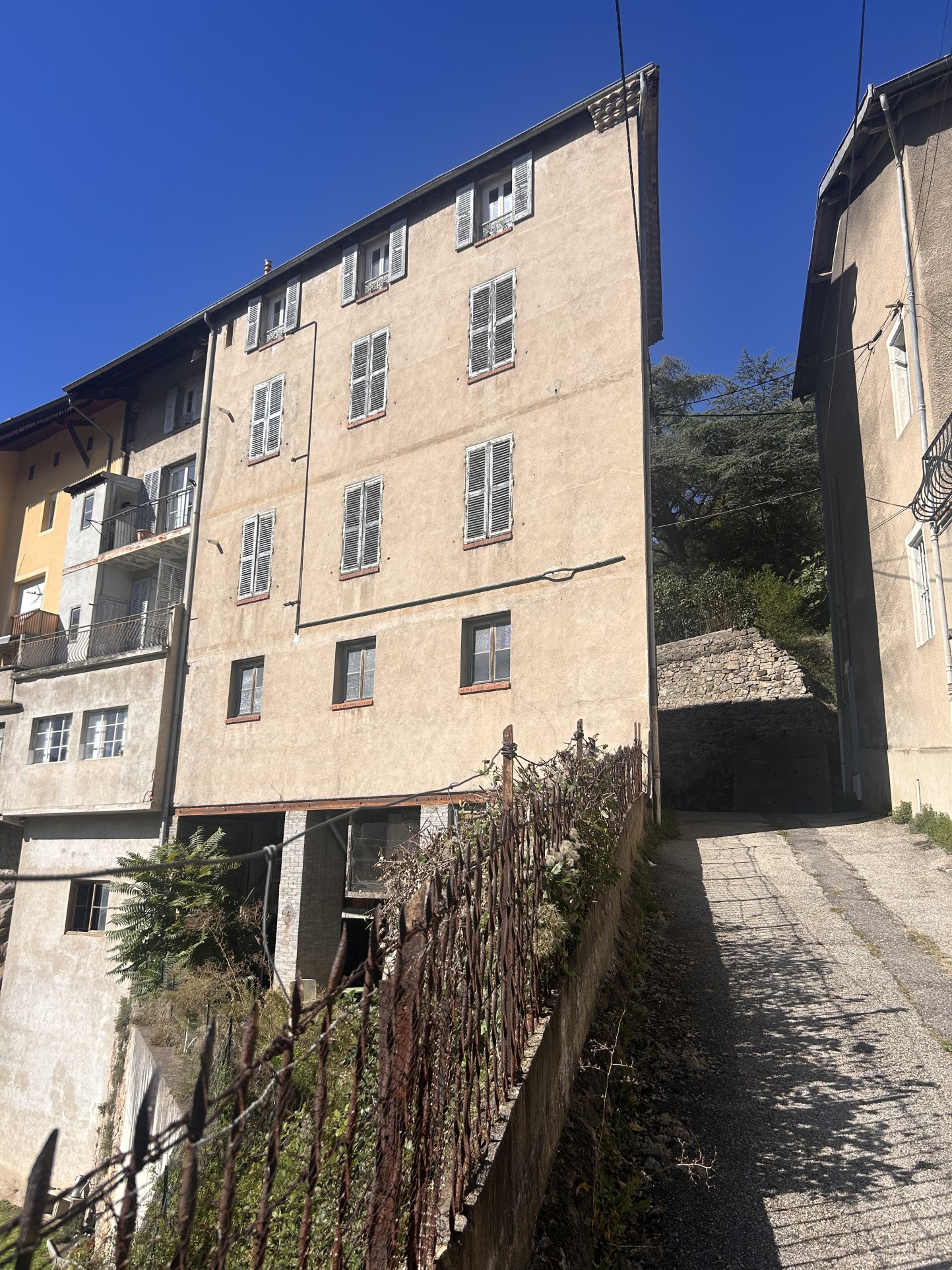 Immeuble à vendre à Annonay, 203 m² – photo 2 sur 9