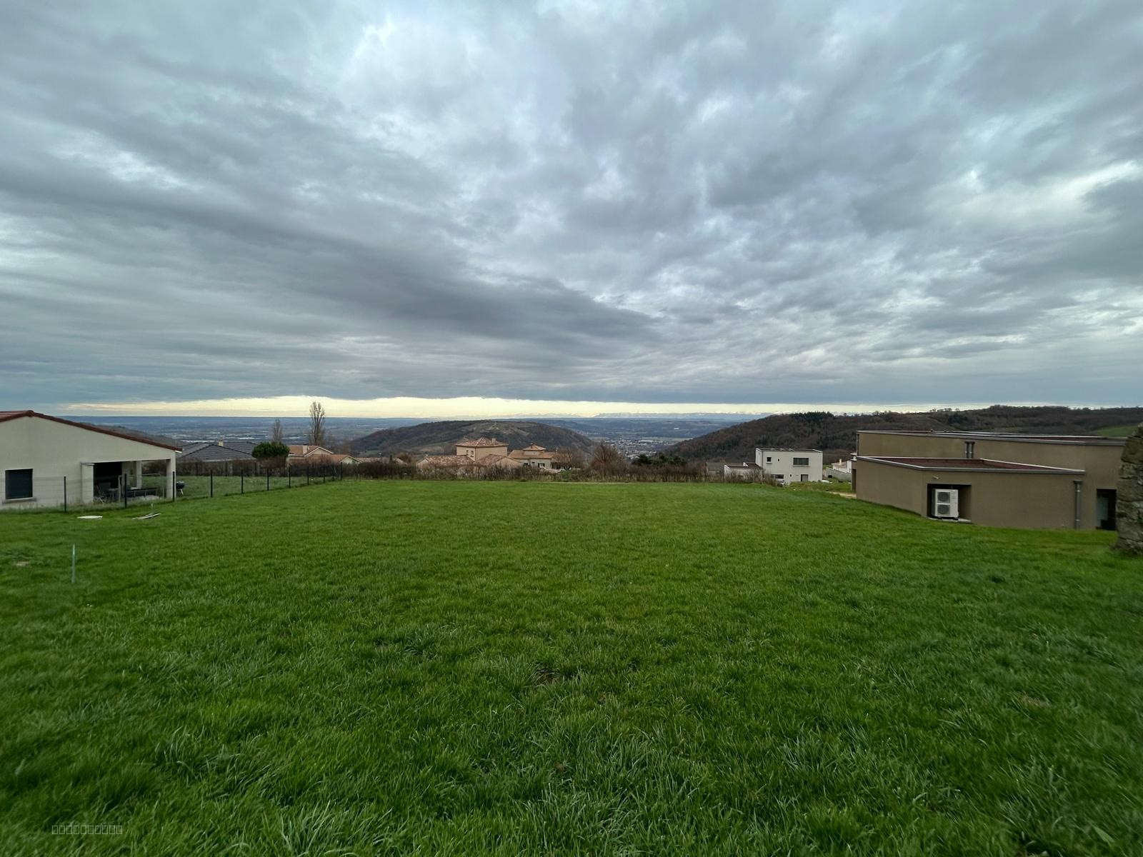 Bien immobilier à vendre à Thorrenc, 1 136 m² – photo 2 sur 4