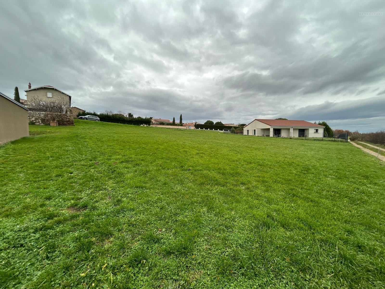 Bien immobilier à vendre à Thorrenc, 1 136 m² – photo 3 sur 4