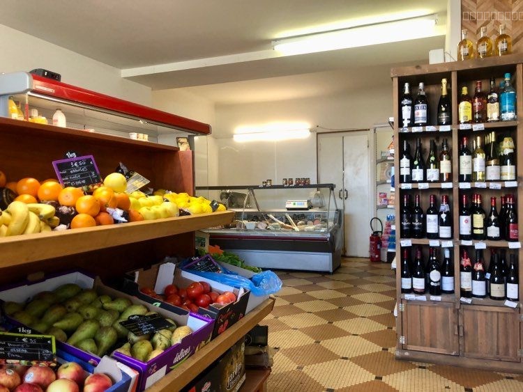 Local commercial à vendre à Allaire, 38,98 m², 9 pièces – photo 1 sur 14