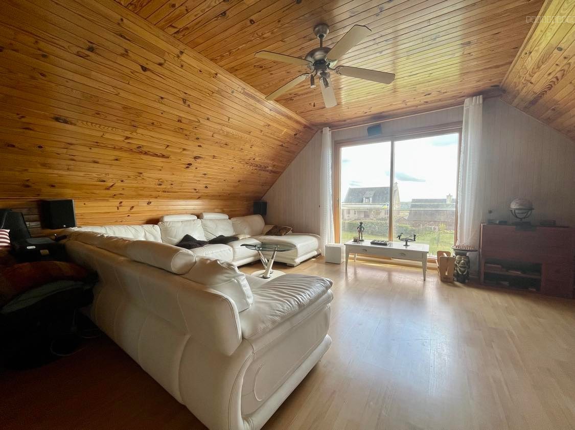 MAISON DE VILLAGE  DE 255 M2 AVEC JARDIN — photo 1
