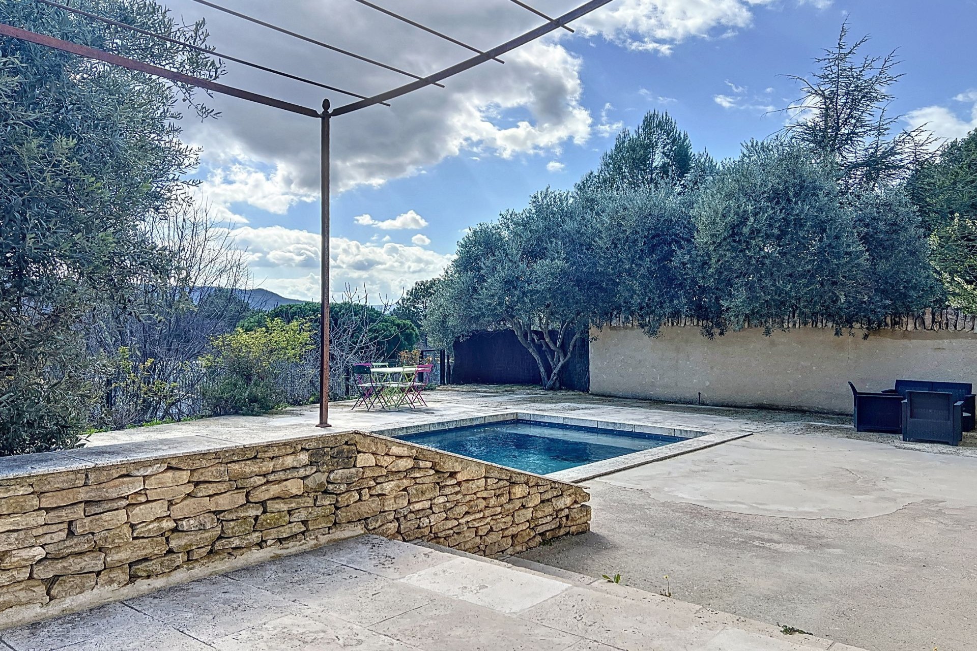 Immobilière de l'Olivier vous propose : LUBERON VILLA 5 CHAMBRES AVEC PISCINE — photo 6