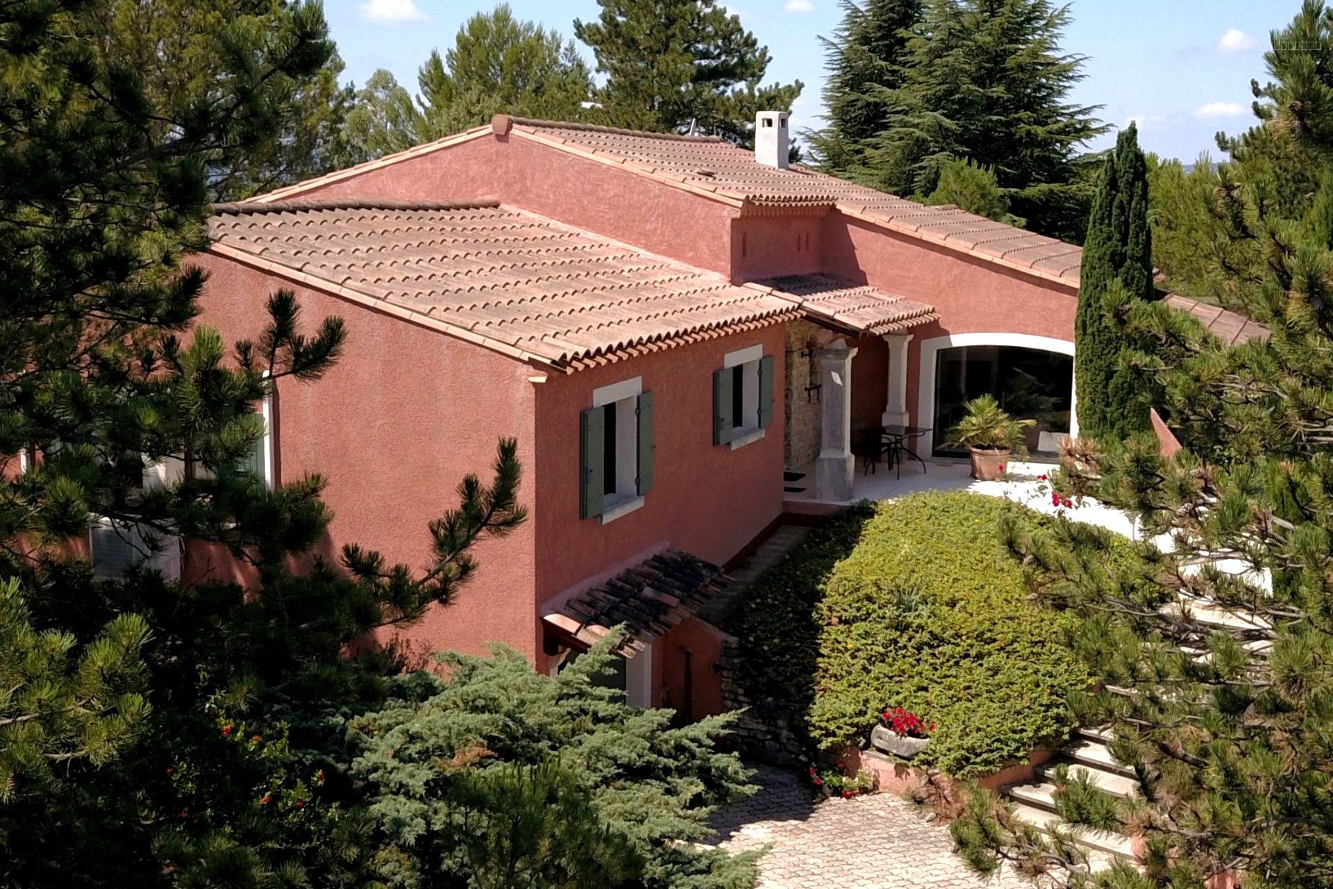 Maison à vendre à St saturnin les apt, 525 m², 5 pièces – photo 1 sur 20