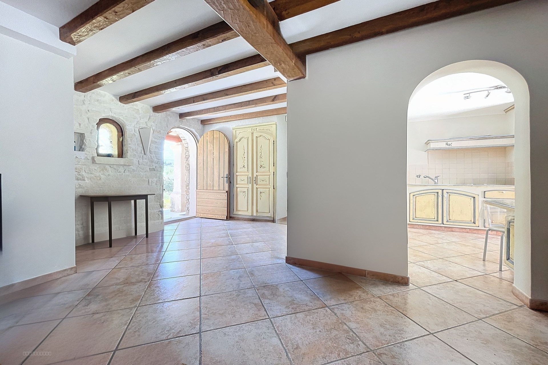 Maison à vendre à St saturnin les apt, 525 m², 5 pièces – photo 2 sur 20