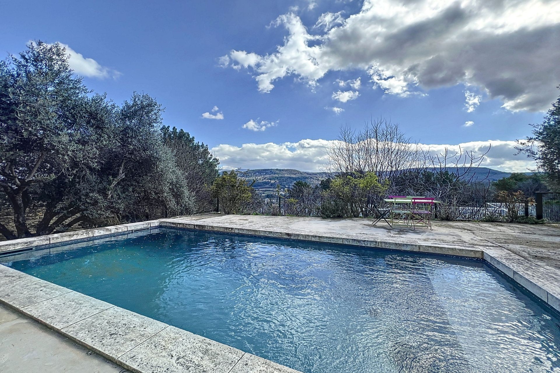 Immobilière de l'Olivier vous propose : LUBERON VILLA 5 CHAMBRES AVEC PISCINE — photo 5