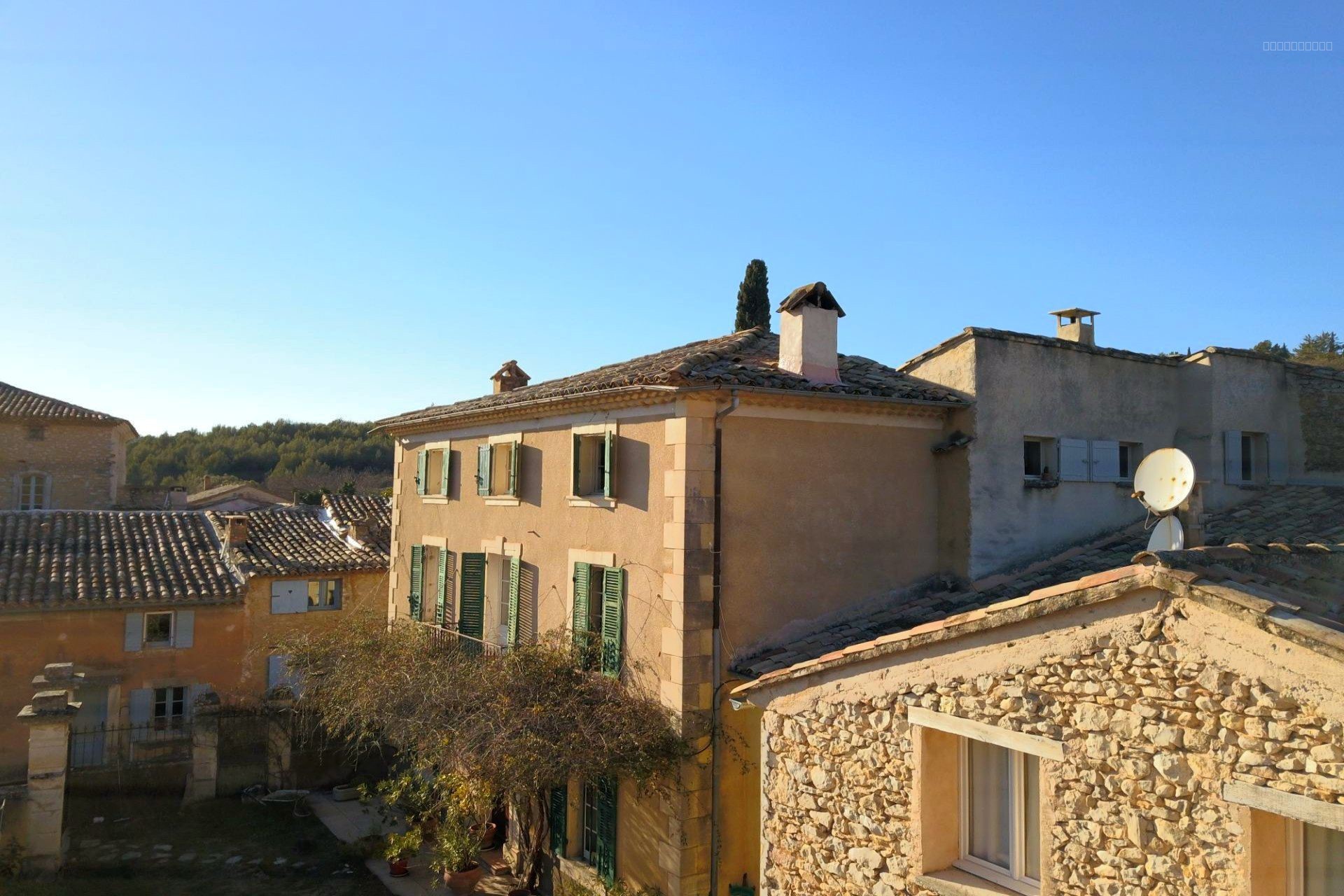 Maison à vendre à Lioux, 16 m², 14 pièces – photo 1 sur 20