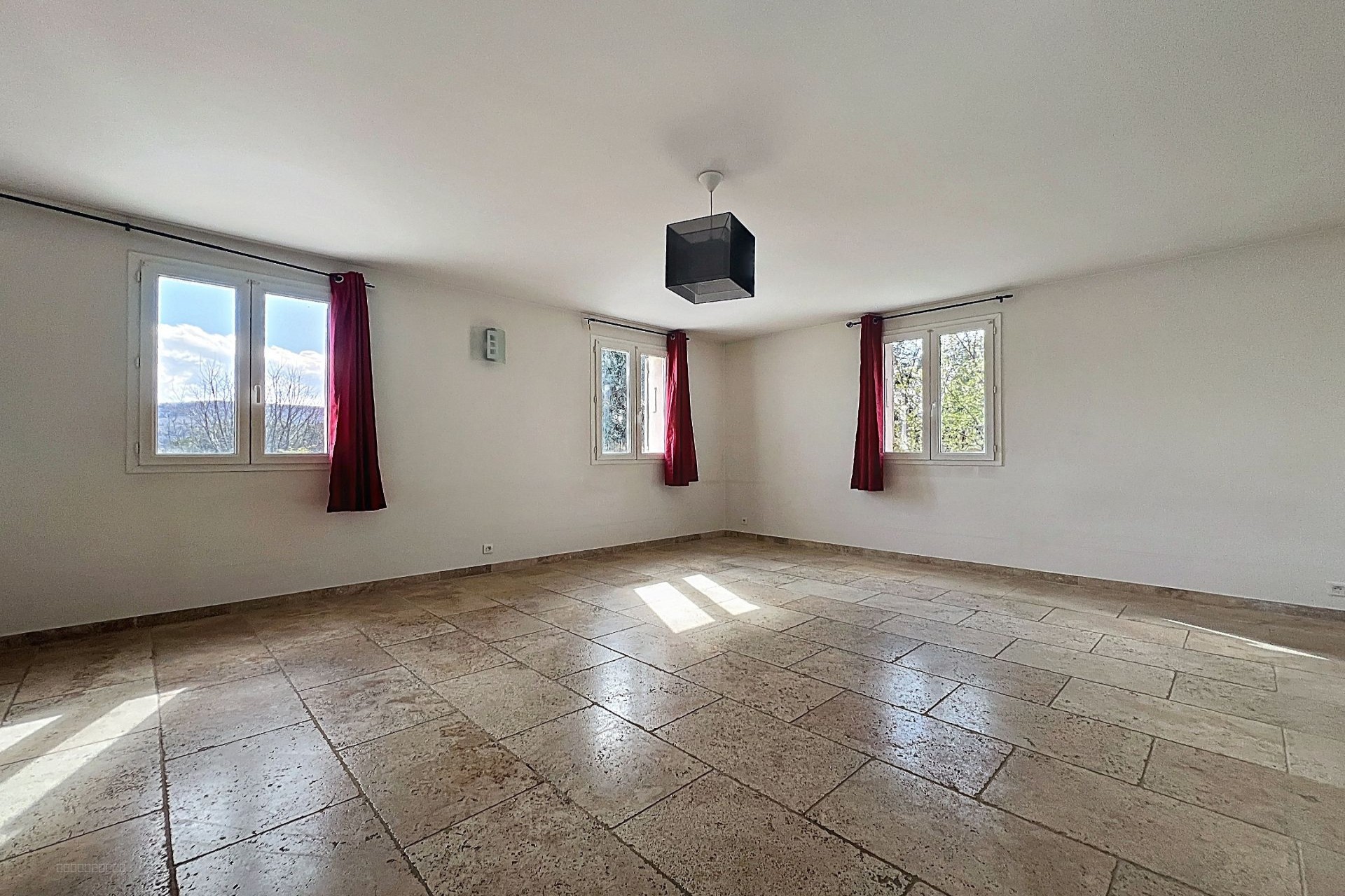 Immobilière de l'Olivier vous propose : LUBERON VILLA 5 CHAMBRES AVEC PISCINE — photo 18